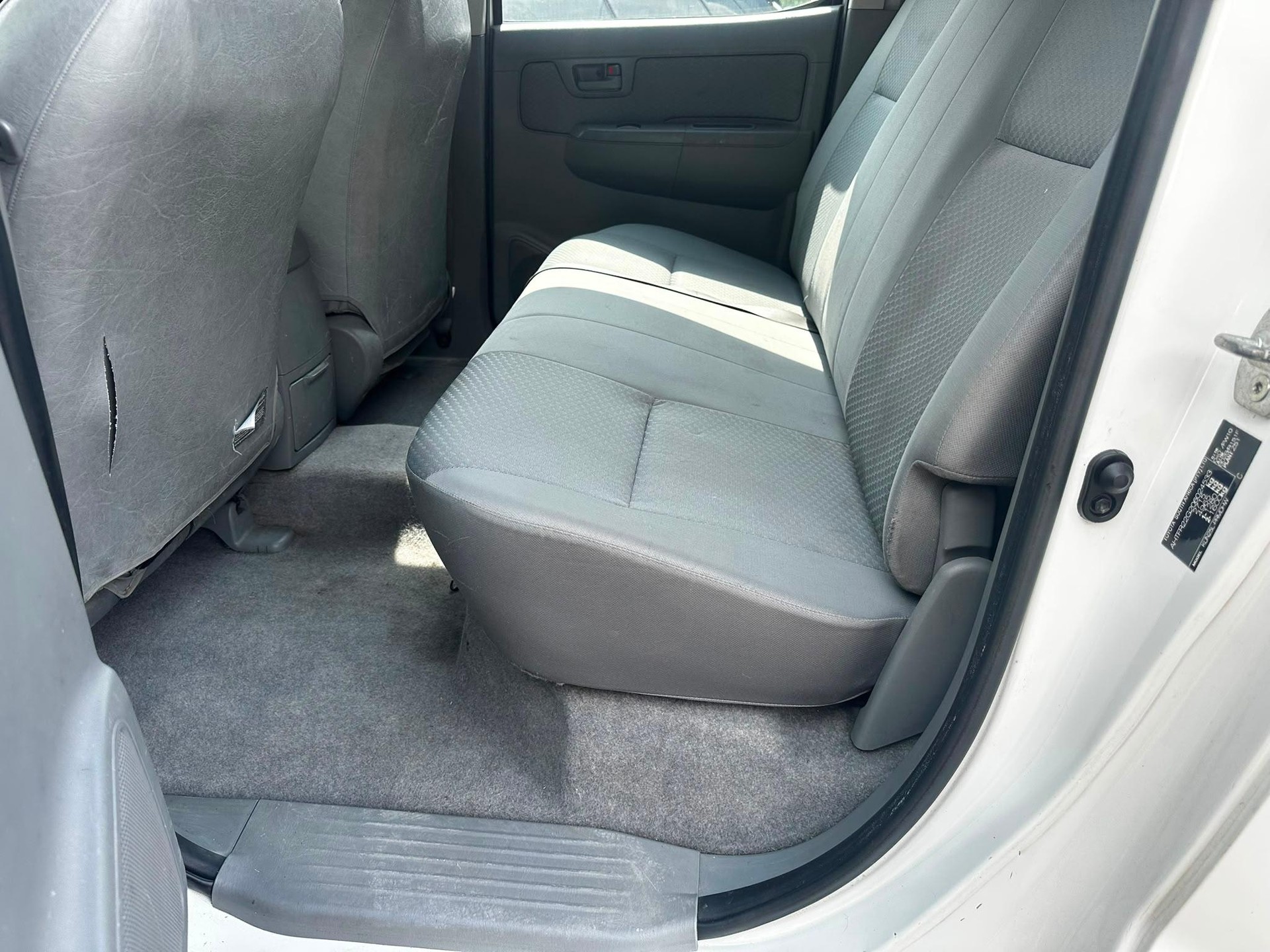 TOYOTA Hilux Double Cab.-Pick-up 2.5 D-4D Linea Luna-image-10
