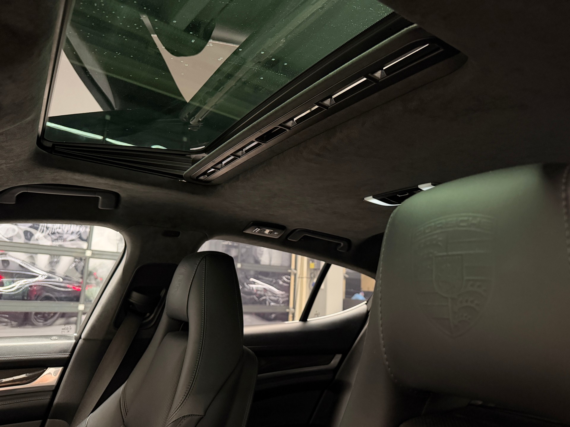 PORSCHE Panamera 4.8 V8 Turbo S PDK *570 PS*Bose Surround Soundsystem*Luftfederung*Carbon-fiber trim*-image-17