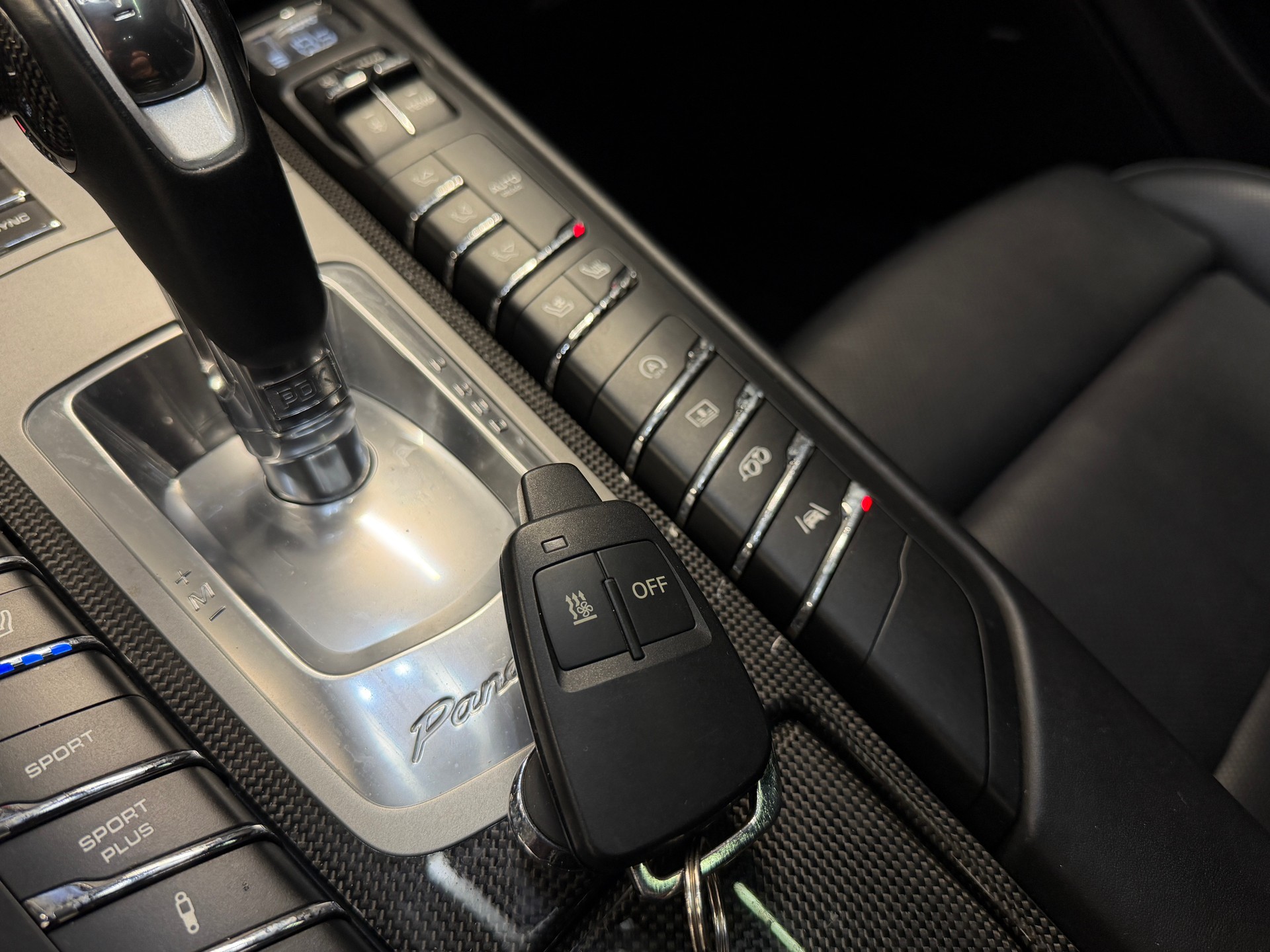 PORSCHE Panamera 4.8 V8 Turbo S PDK *570 PS*Bose Surround Soundsystem*Luftfederung*Carbon-fiber trim*-image-26