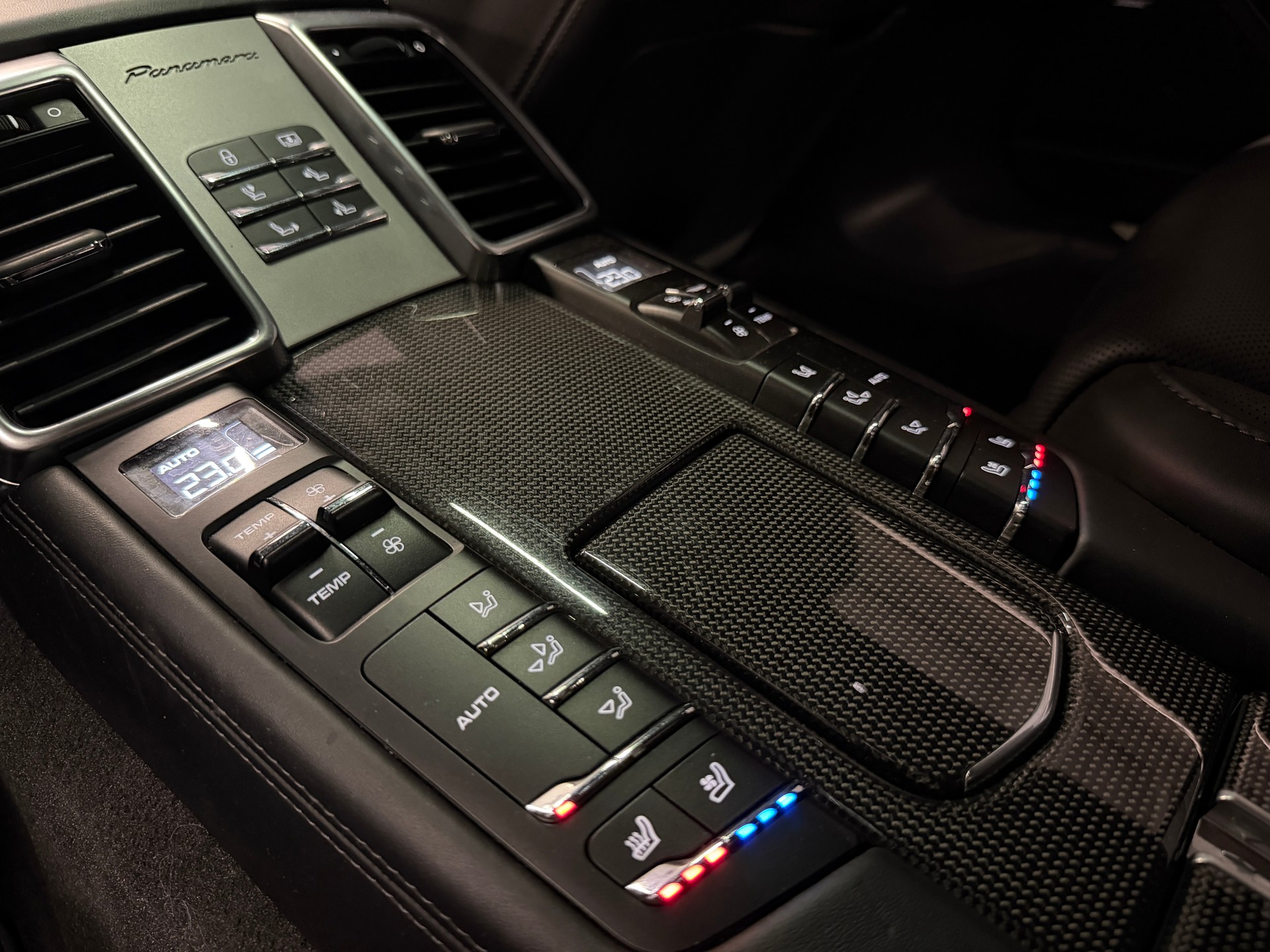 PORSCHE Panamera 4.8 V8 Turbo S PDK *570 PS*Bose Surround Soundsystem*Luftfederung*Carbon-fiber trim*-image-28