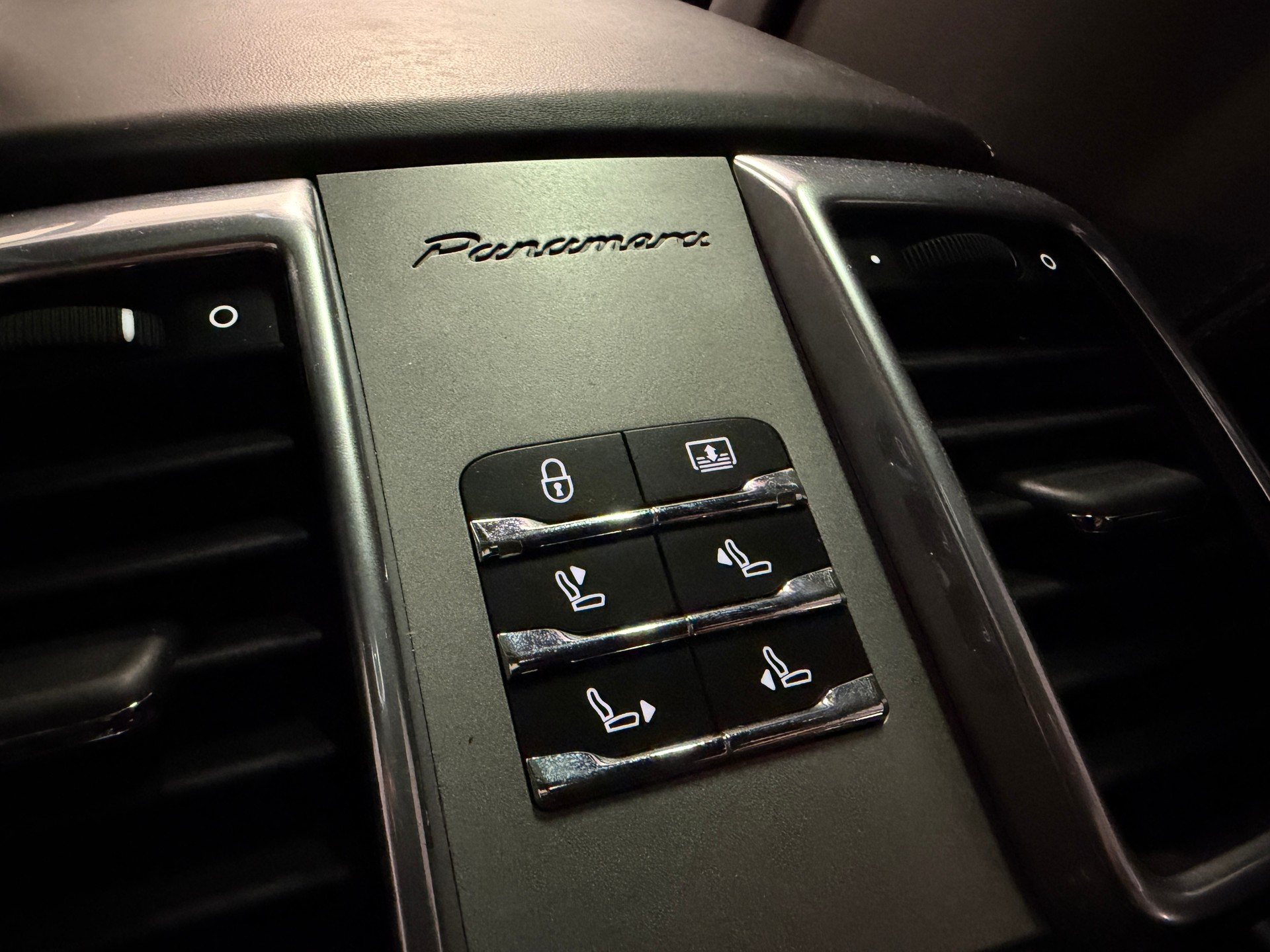 PORSCHE Panamera 4.8 V8 Turbo S PDK *570 PS*Bose Surround Soundsystem*Luftfederung*Carbon-fiber trim*-image-29