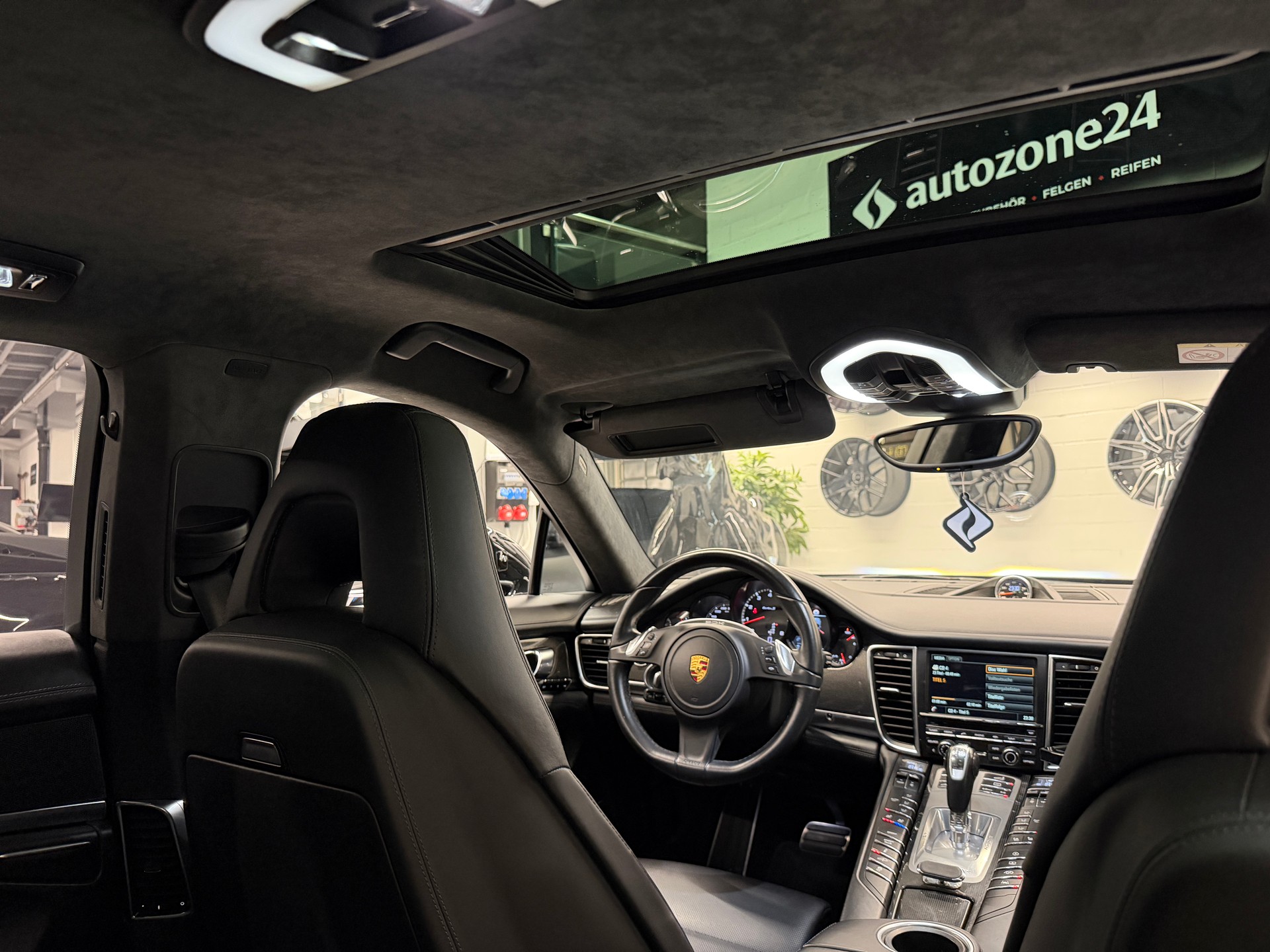 PORSCHE Panamera 4.8 V8 Turbo S PDK *570 PS*Bose Surround Soundsystem*Luftfederung*Carbon-fiber trim*-image-13