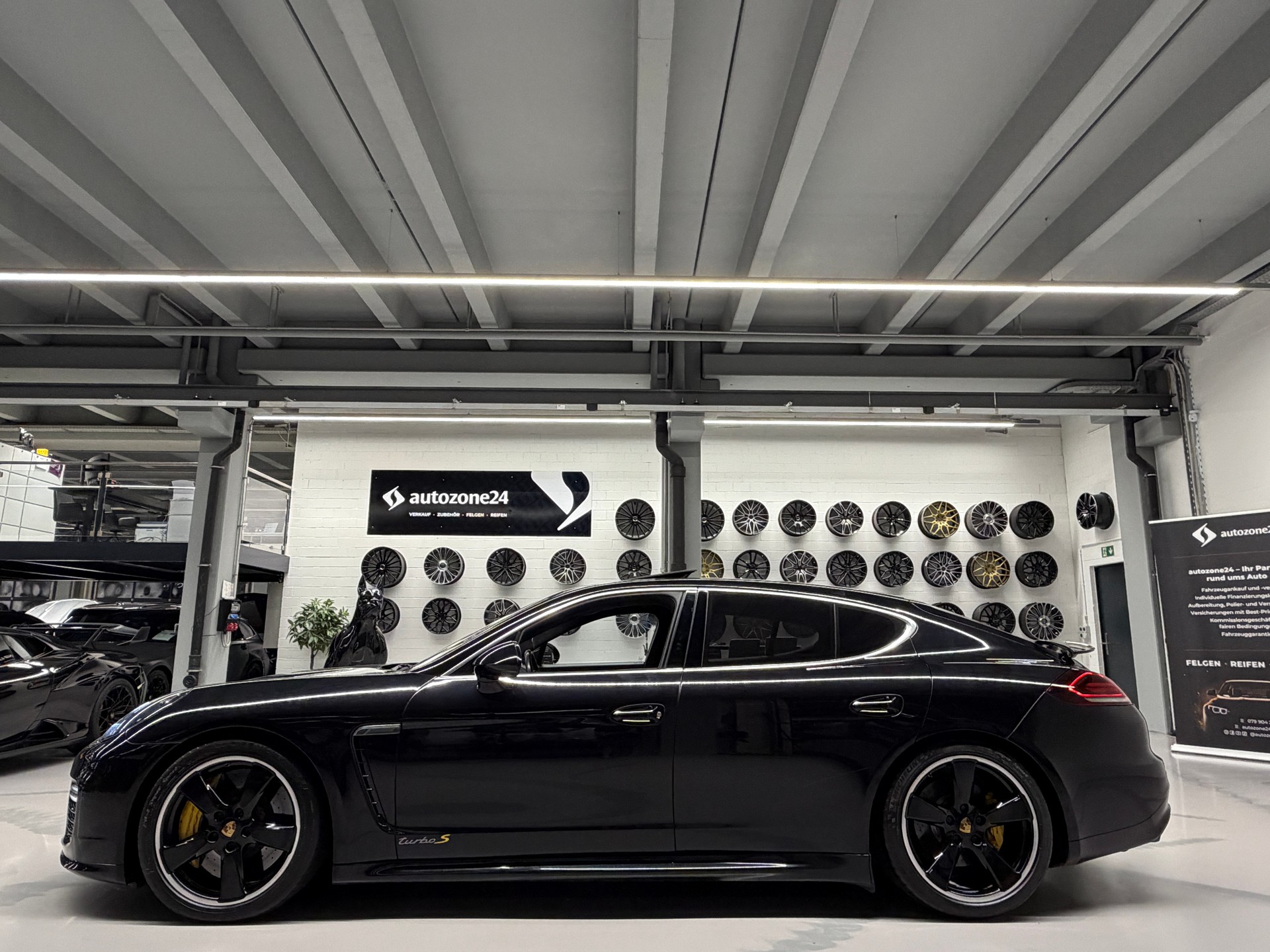 PORSCHE Panamera 4.8 V8 Turbo S PDK *570 PS*Bose Surround Soundsystem*Luftfederung*Carbon-fiber trim*-image-4