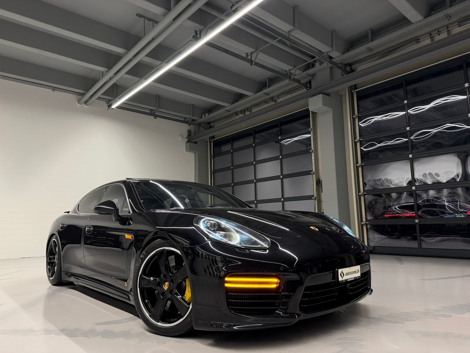 PORSCHE Panamera 4.8 V8 Turbo S PDK *570 PS*Bose Surround Soundsystem*Luftfederung*Carbon-fiber trim*-image-2