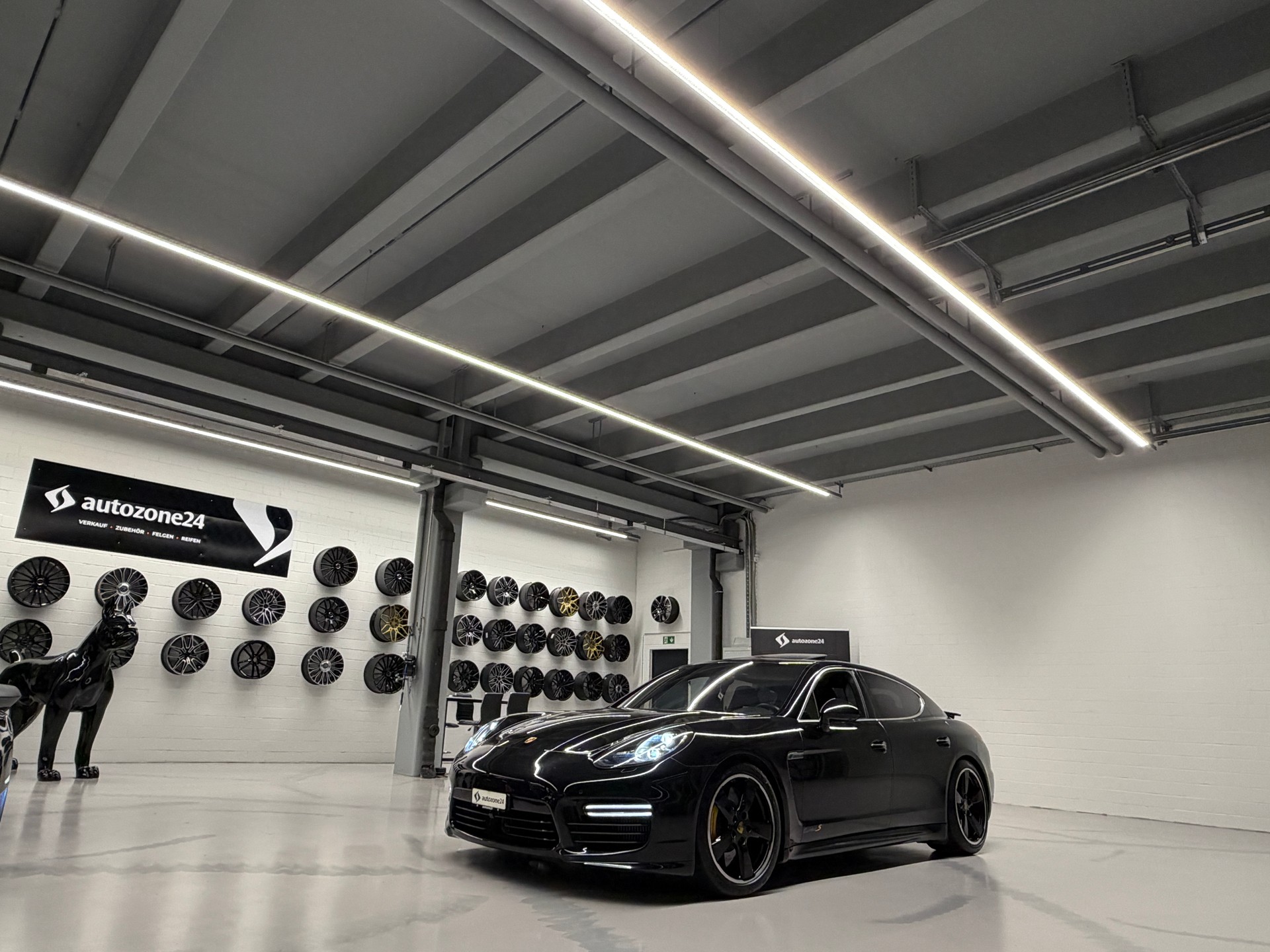PORSCHE Panamera 4.8 V8 Turbo S PDK *570 PS*Bose Surround Soundsystem*Luftfederung*Carbon-fiber trim*-image-6