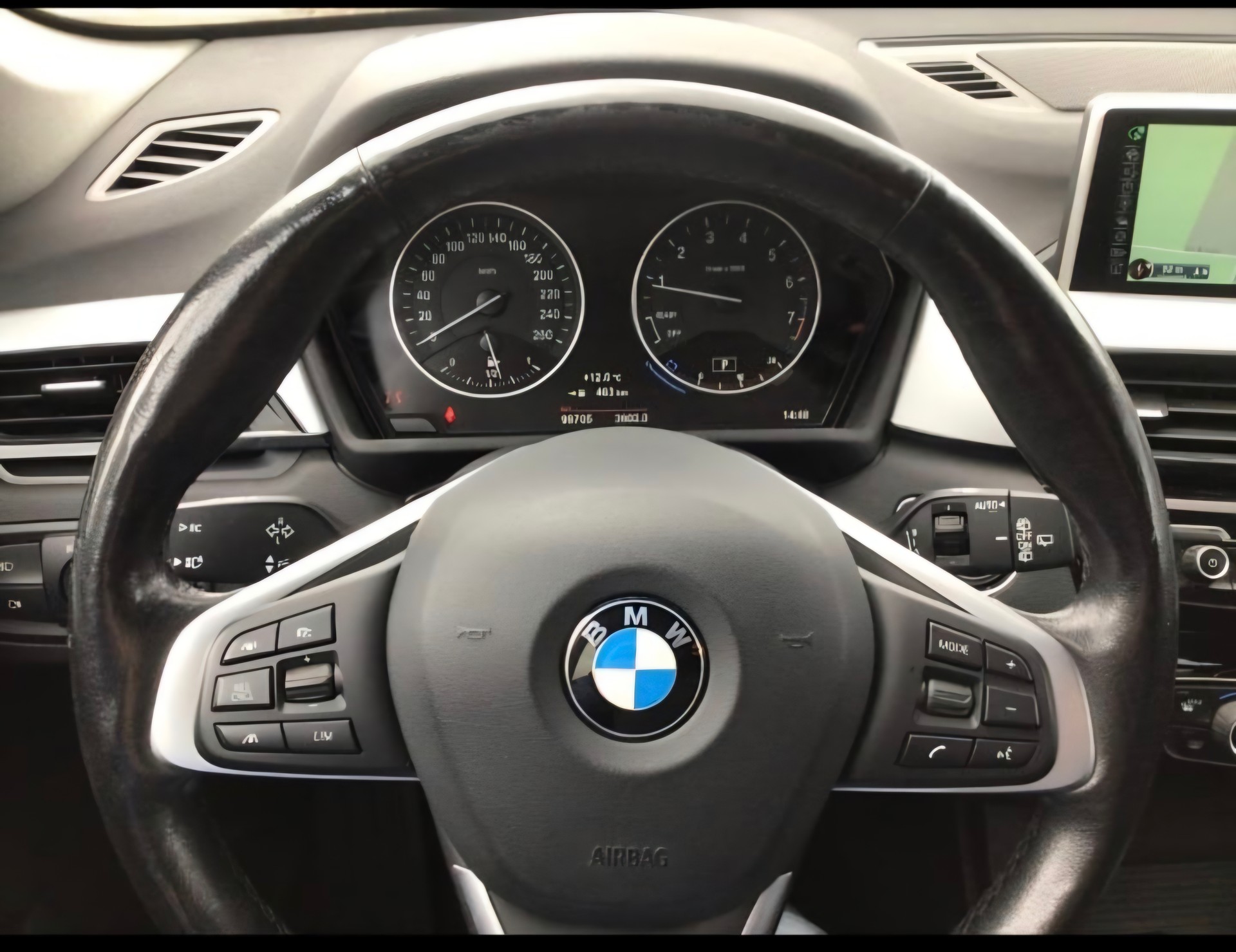 BMW 20i xDrive-image-8