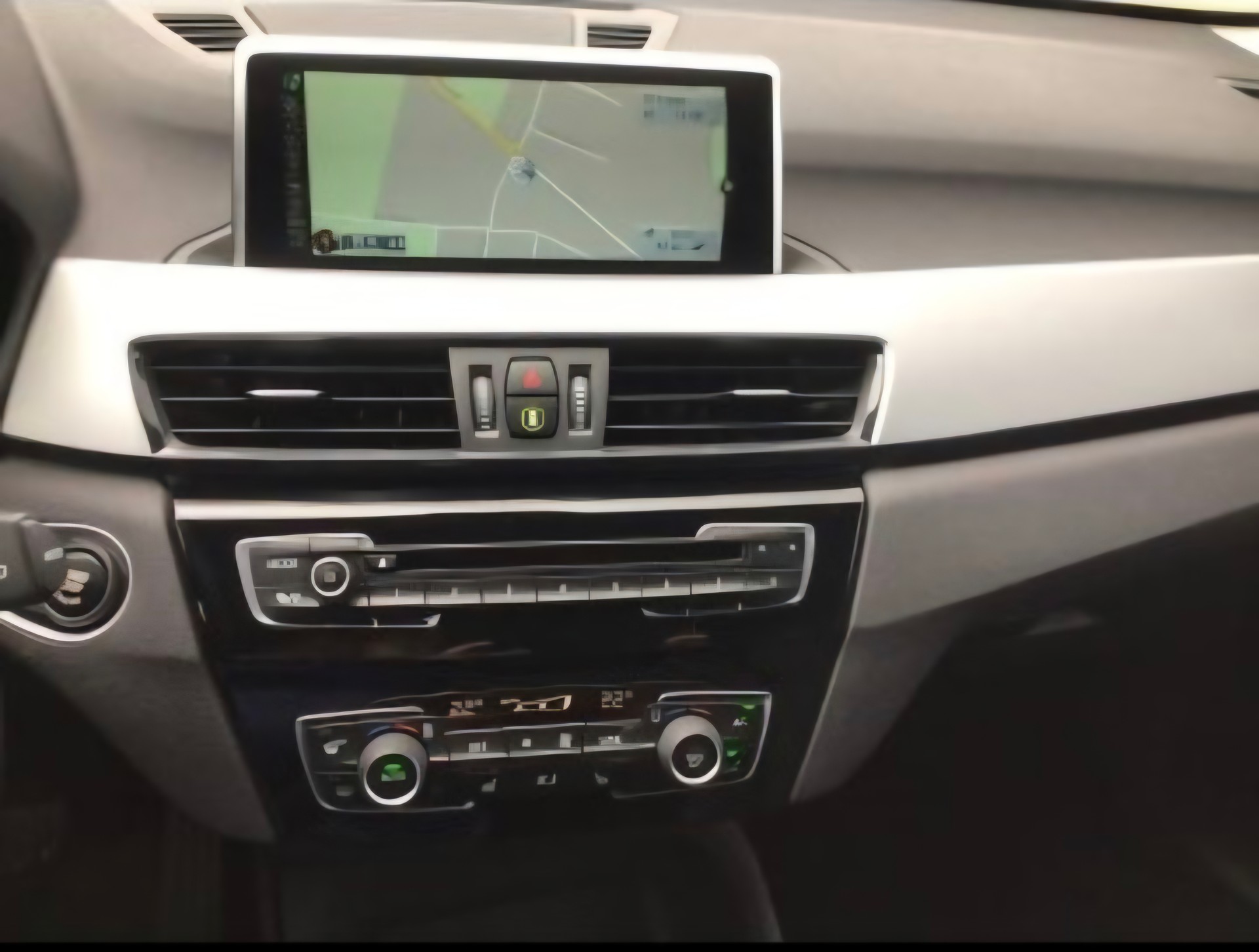 BMW 20i xDrive-image-7