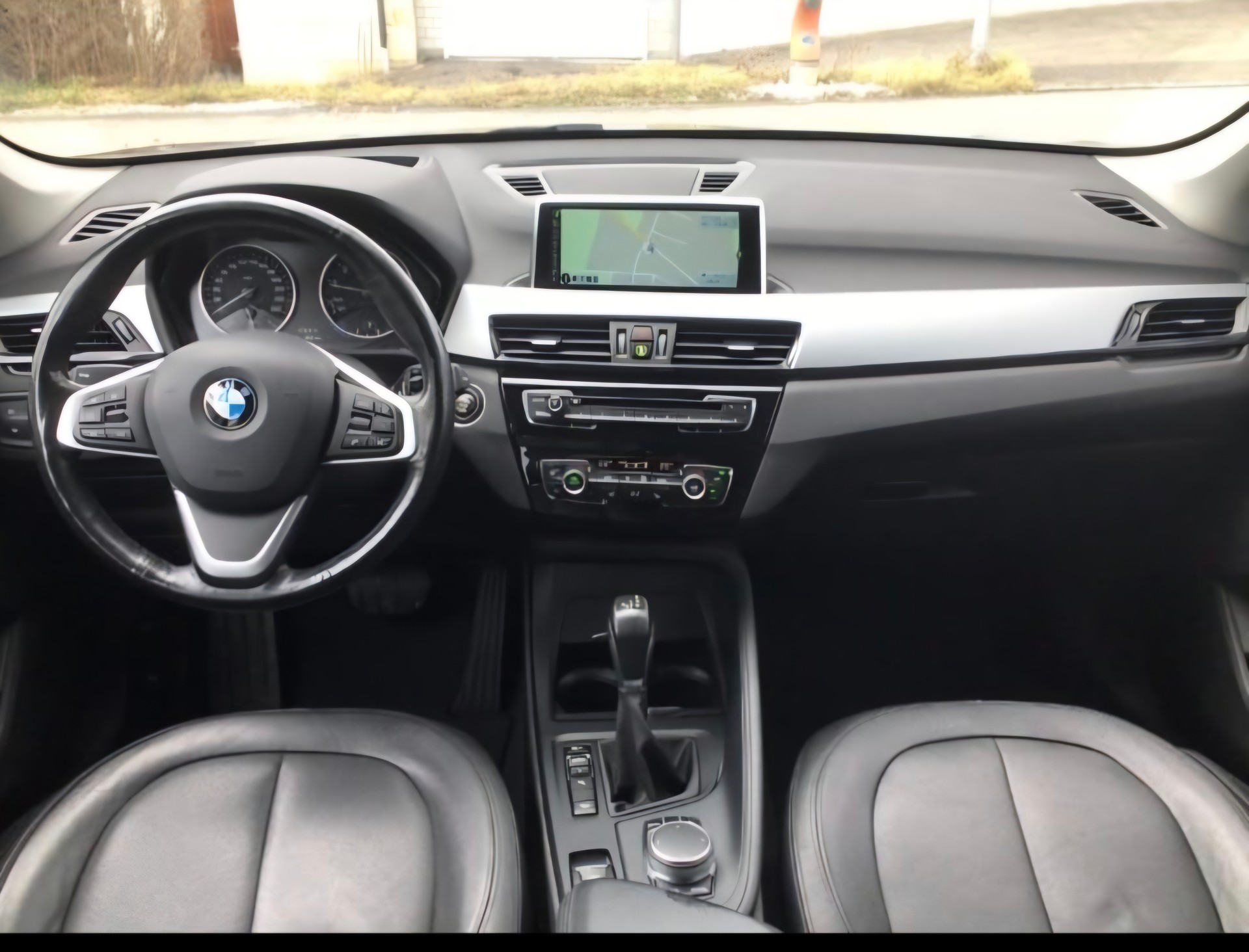 BMW 20i xDrive-image-9
