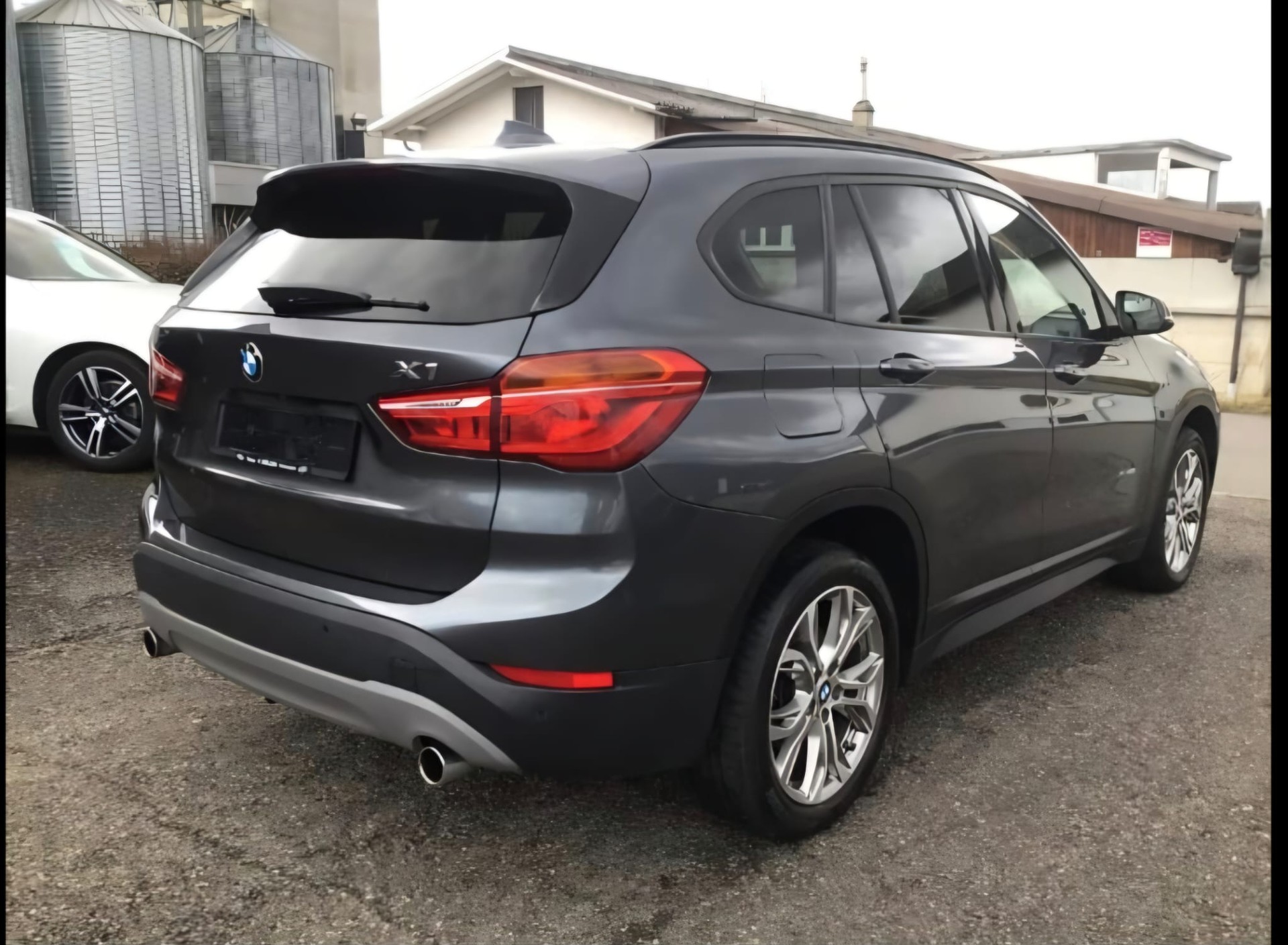BMW 20i xDrive-image-3
