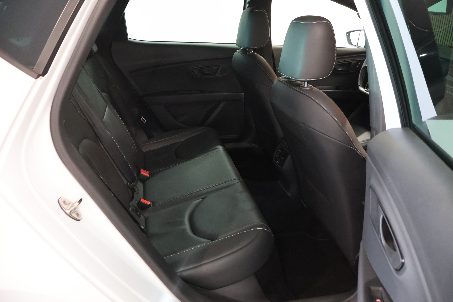 SEAT Leon 2.0 TSI Cupra 280 DSG-image-12