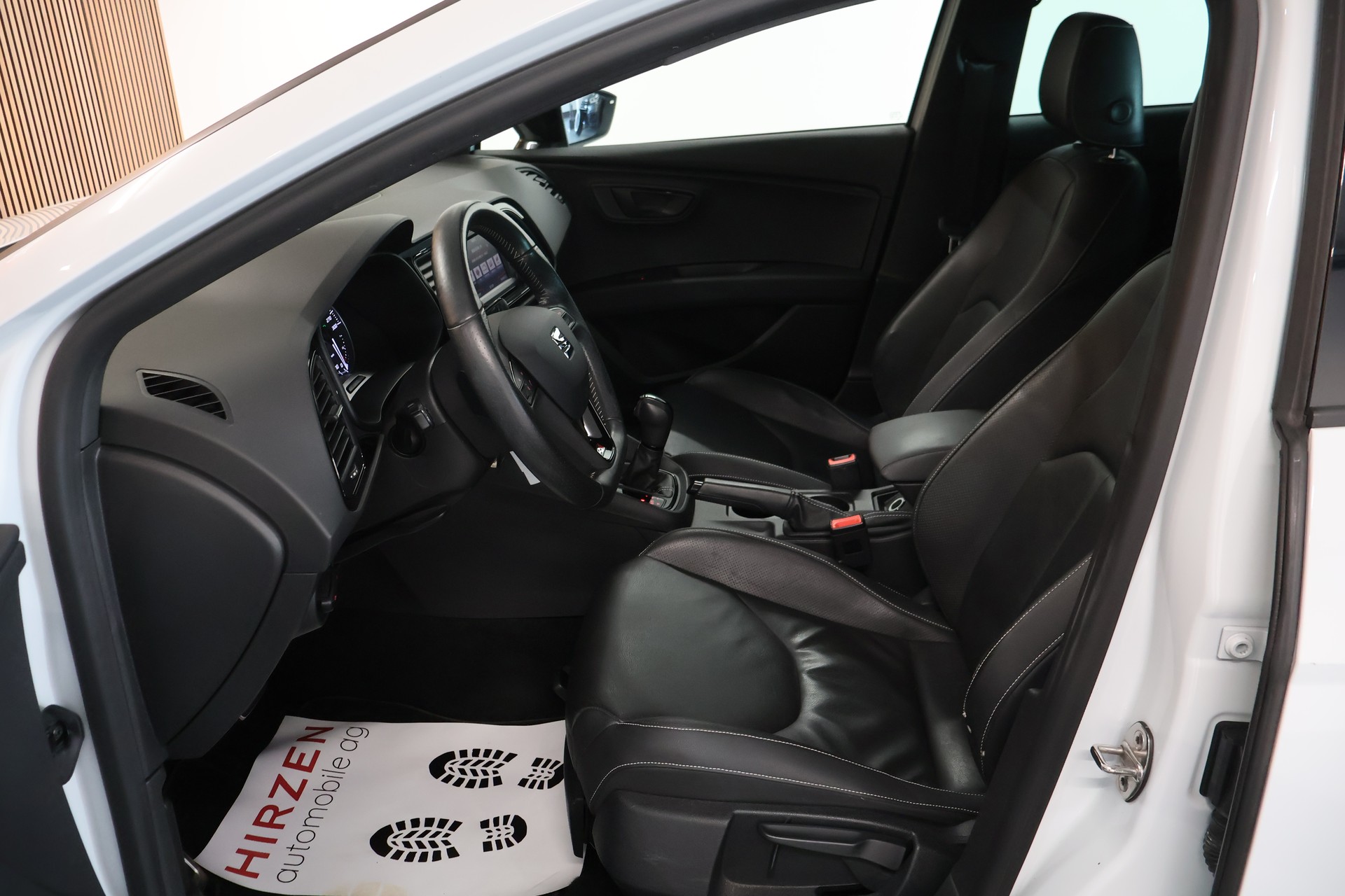 SEAT Leon 2.0 TSI Cupra 280 DSG-image-8