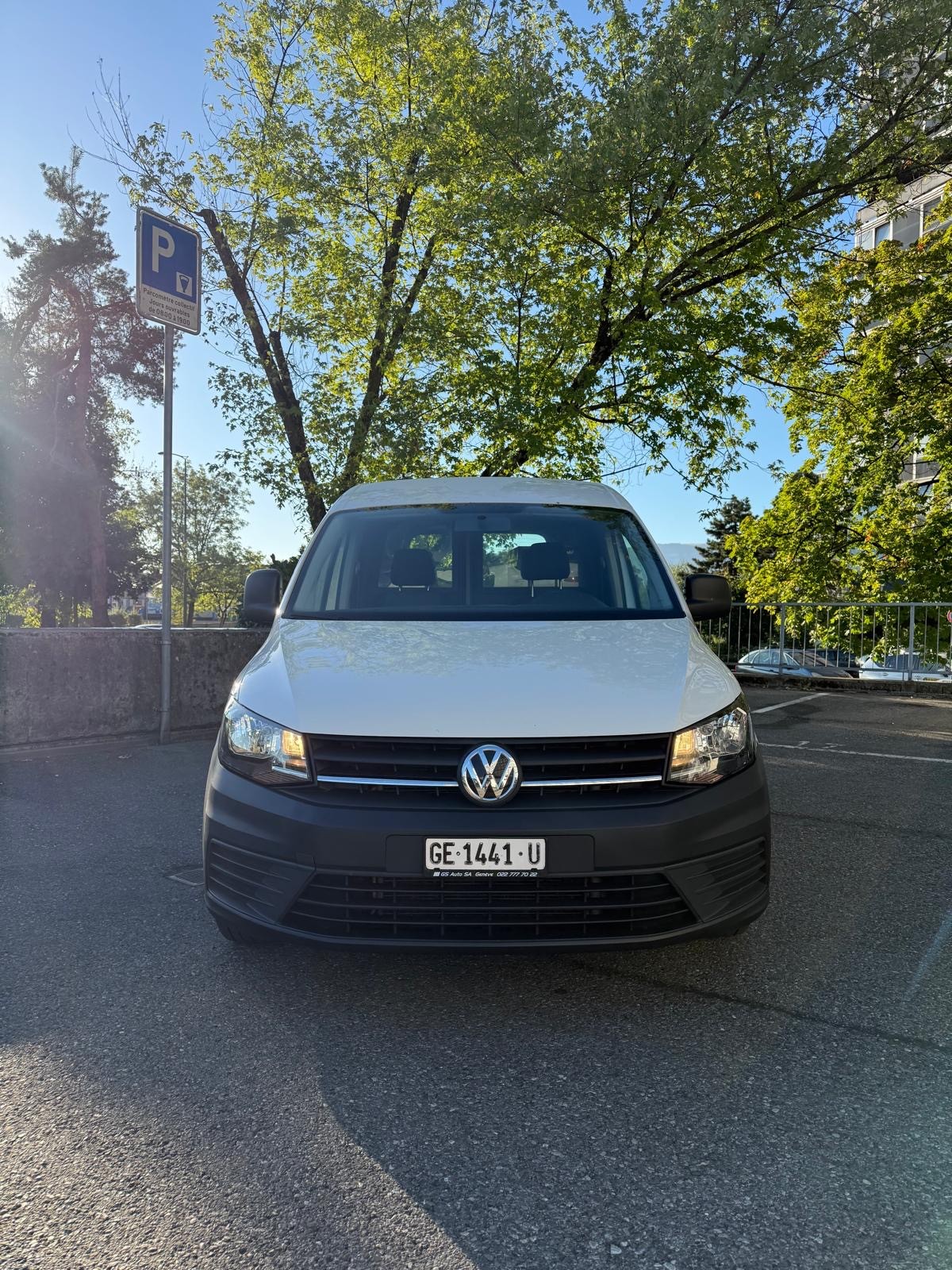 VW Caddy 2.0TDI BlueMotion Technology-image-2
