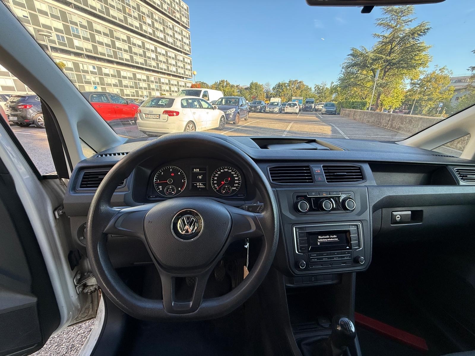 VW Caddy 2.0TDI BlueMotion Technology-image-8