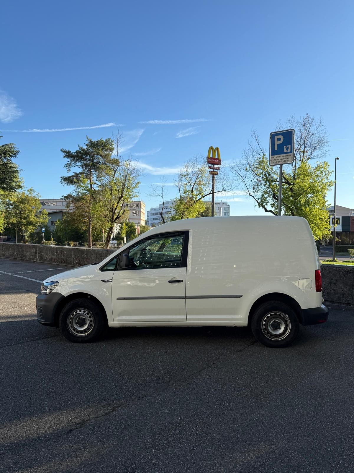 VW Caddy 2.0TDI BlueMotion Technology-image-4