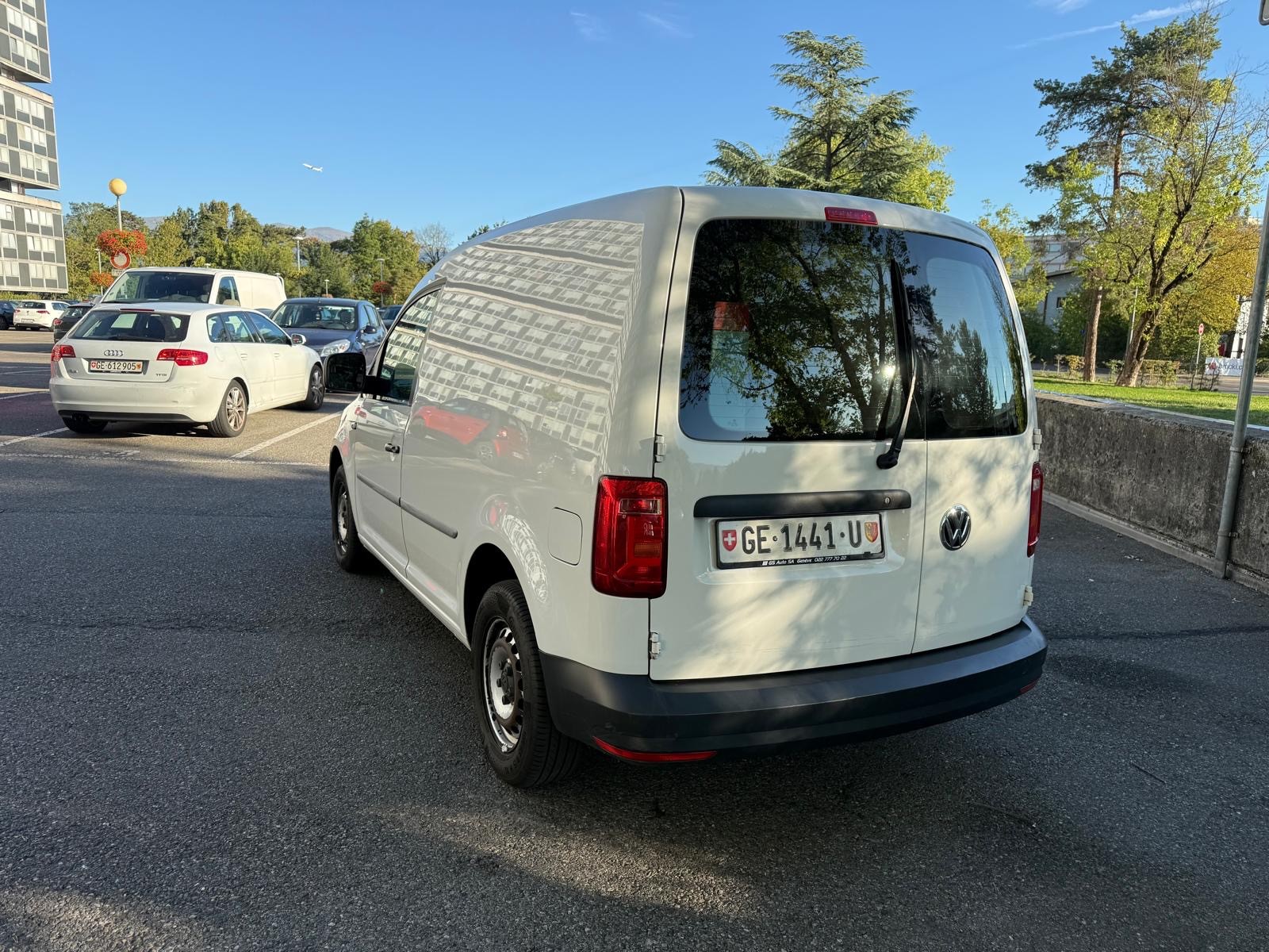 VW Caddy 2.0TDI BlueMotion Technology-image-7