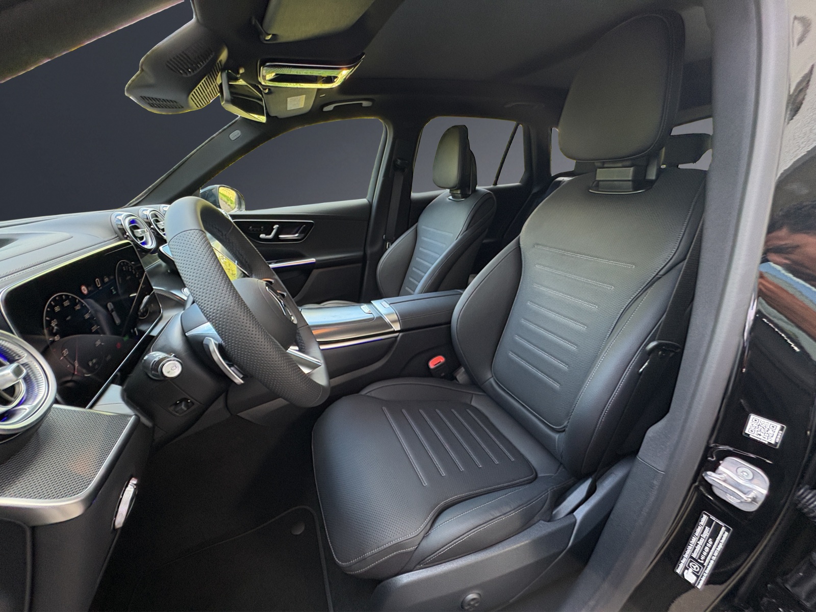 MERCEDES-BENZ GLC 300 e 4Matic EQ Star 9G-Tronic-image-11