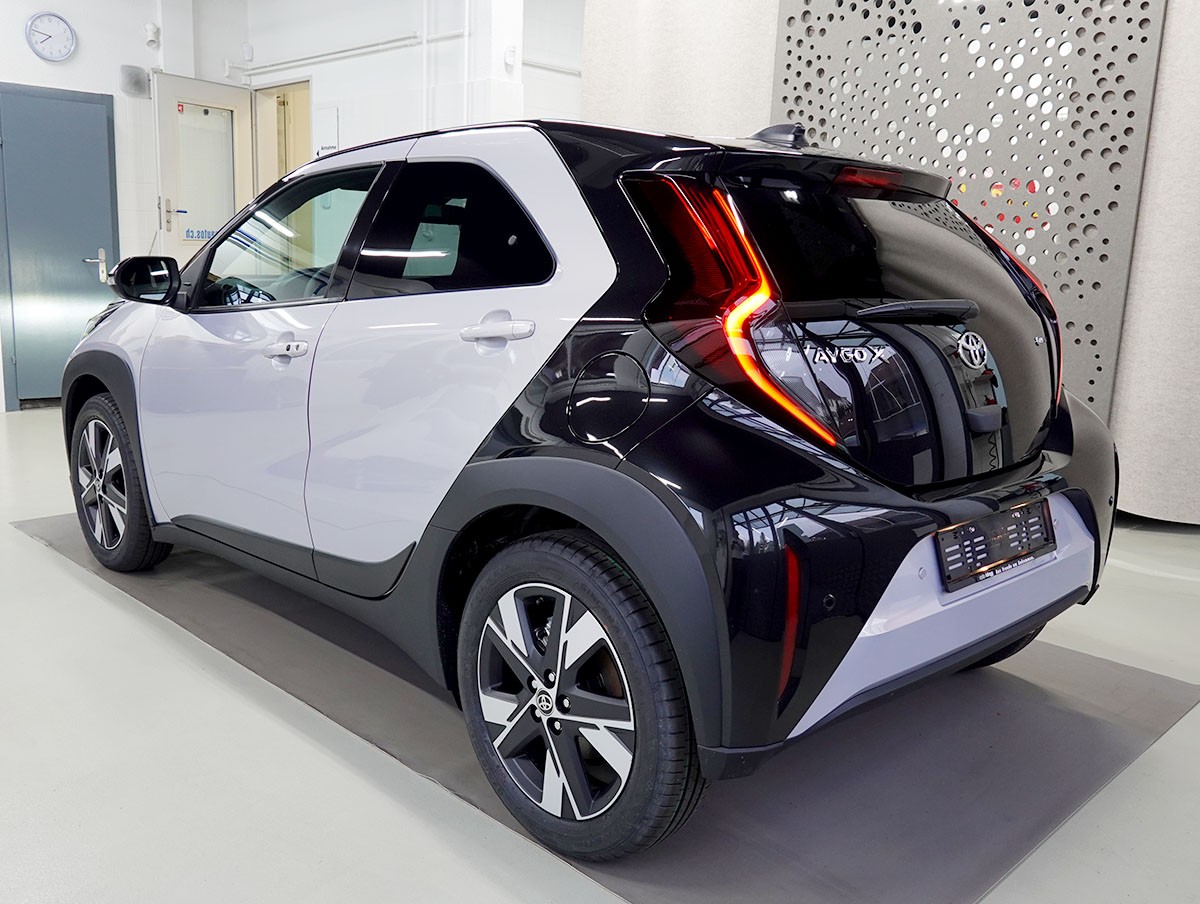 TOYOTA Aygo X 1.5 Trend e-CVT-image-2
