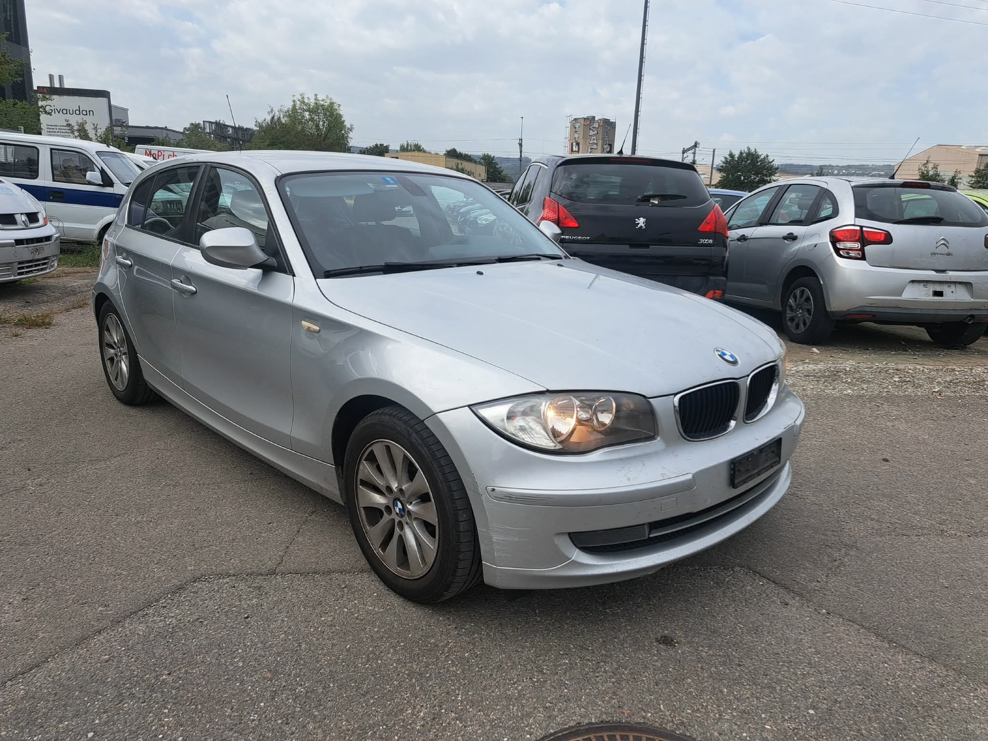 BMW 120d Dynamic Edition-image-1