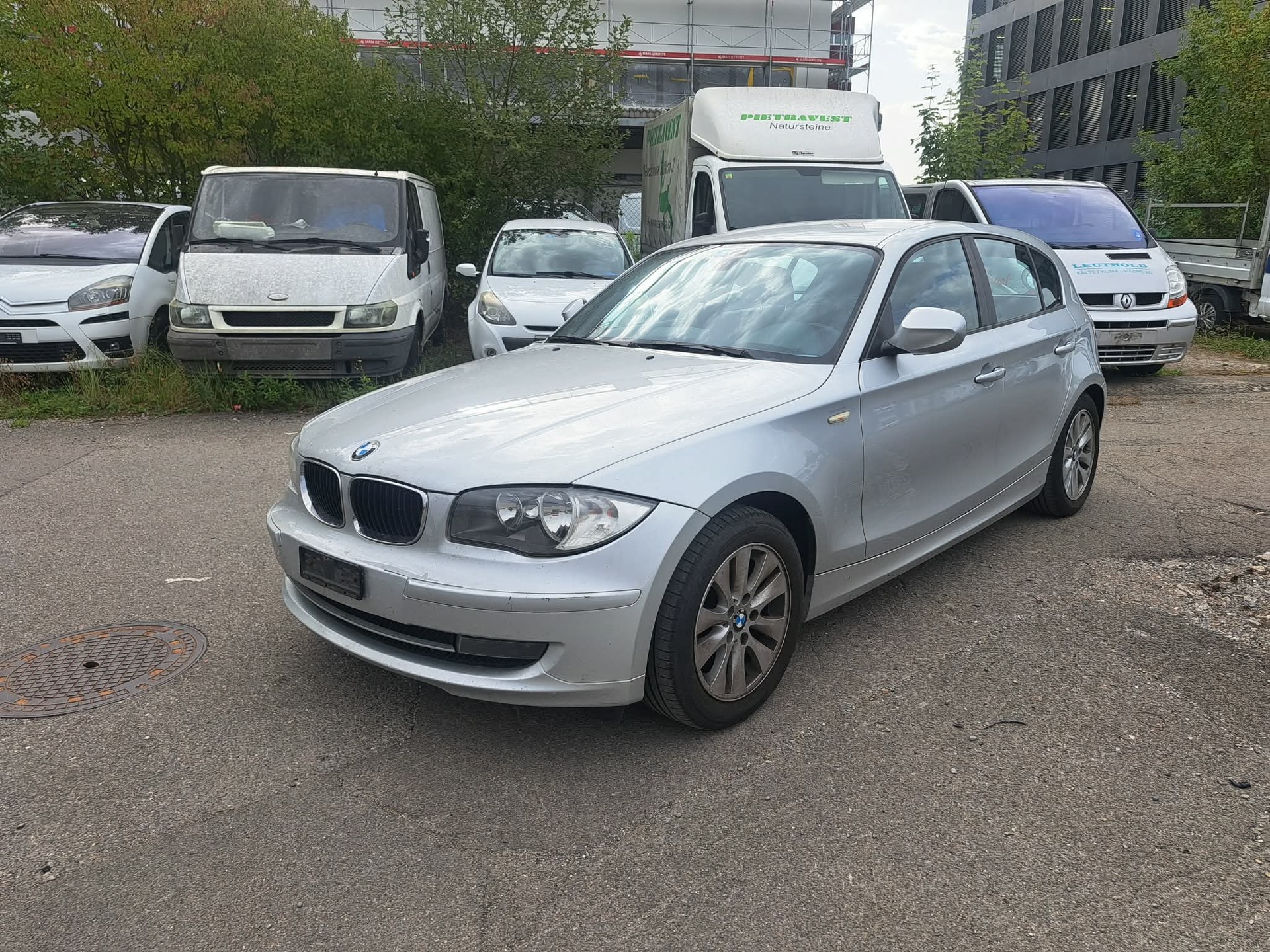 BMW 120d Dynamic Edition-image-2