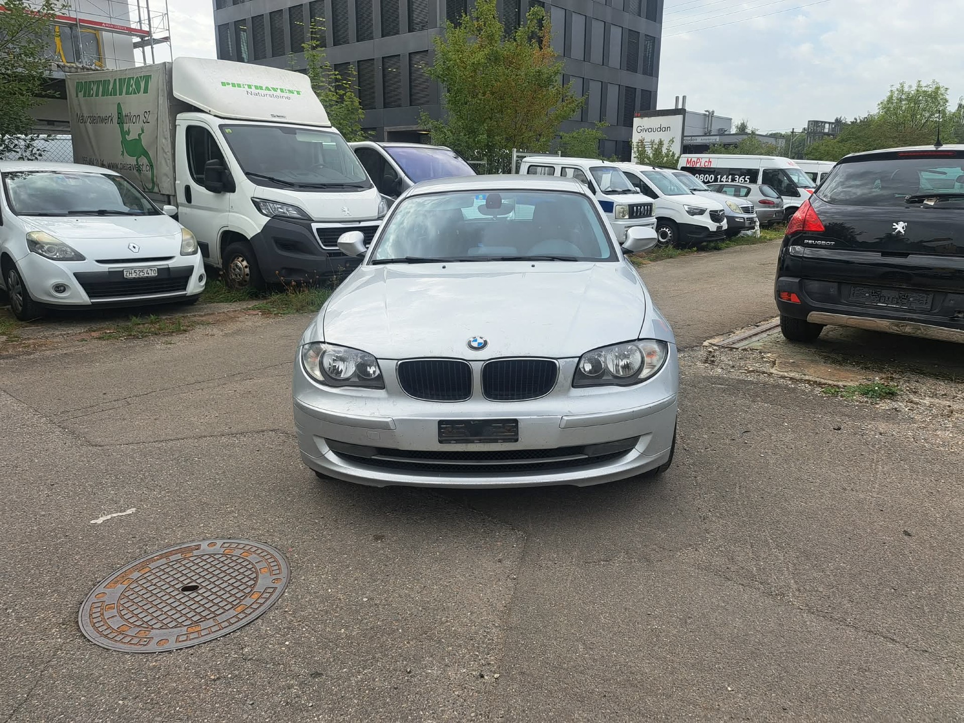 BMW 120d Dynamic Edition-image-0