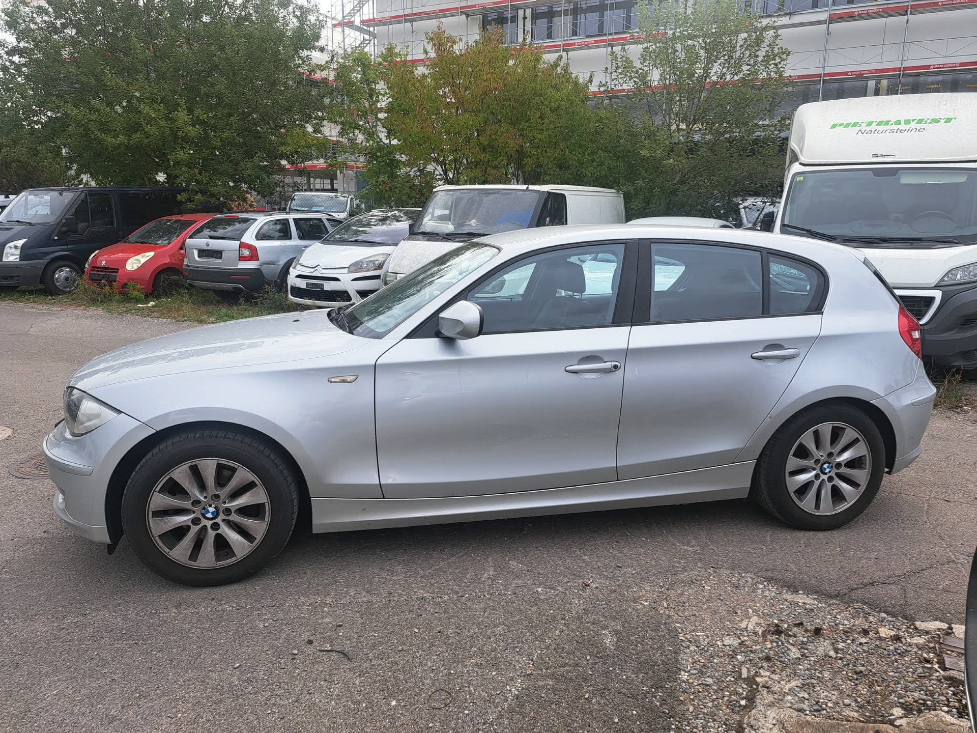 BMW 120d Dynamic Edition-image-10