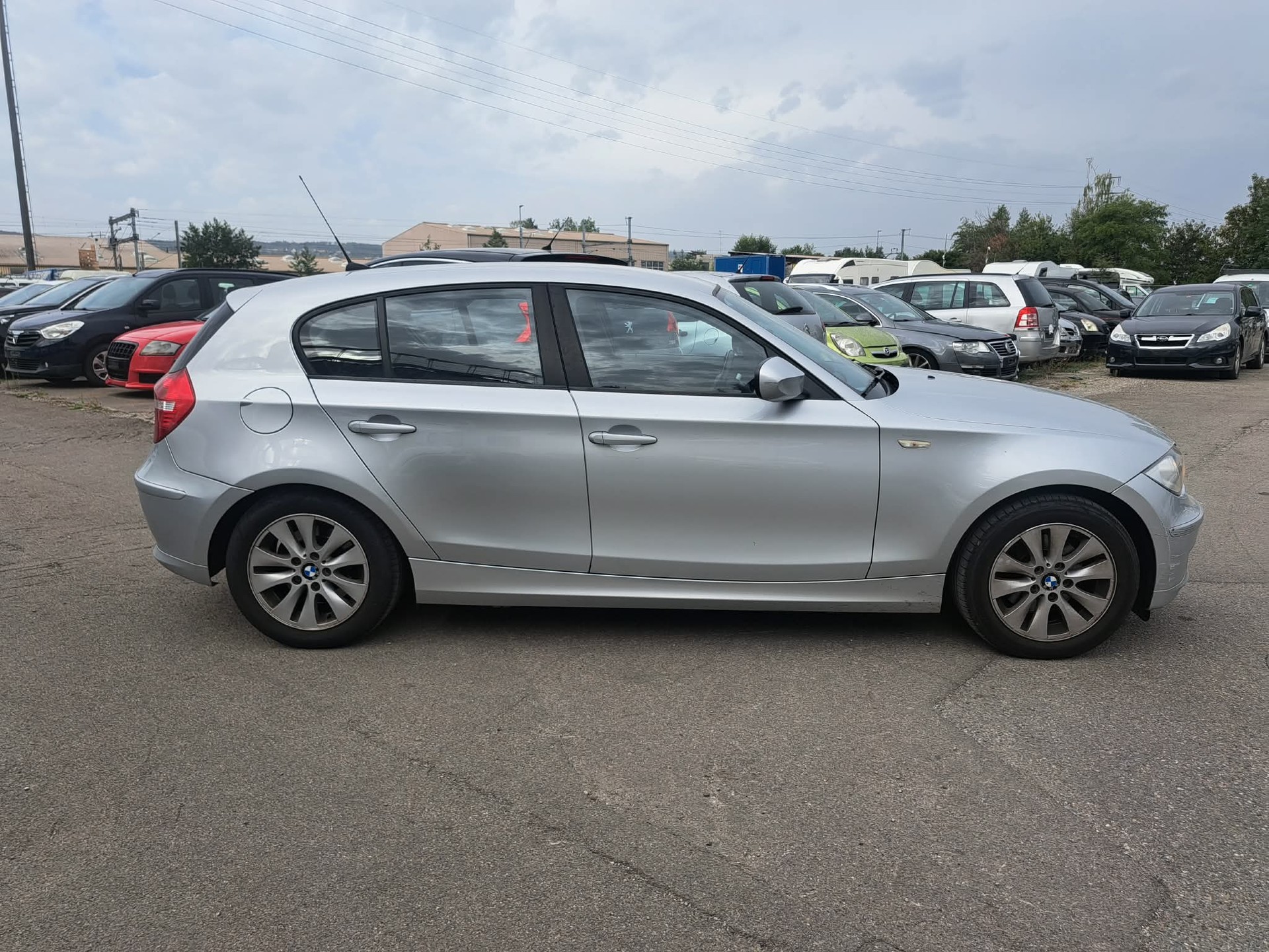 BMW 120d Dynamic Edition-image-6