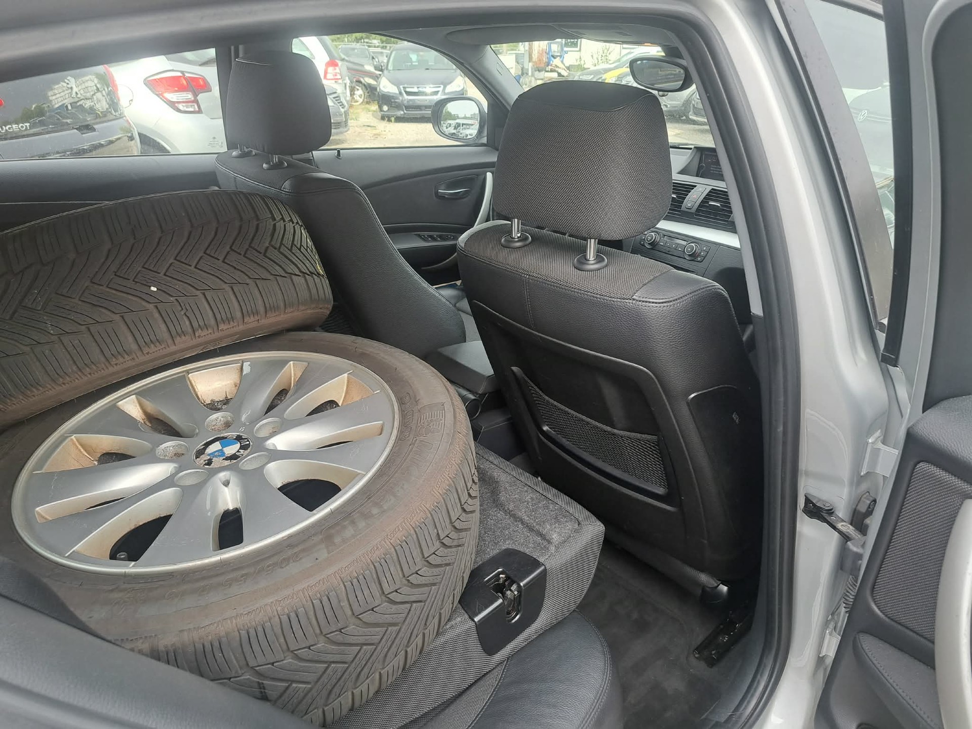 BMW 120d Dynamic Edition-image-7