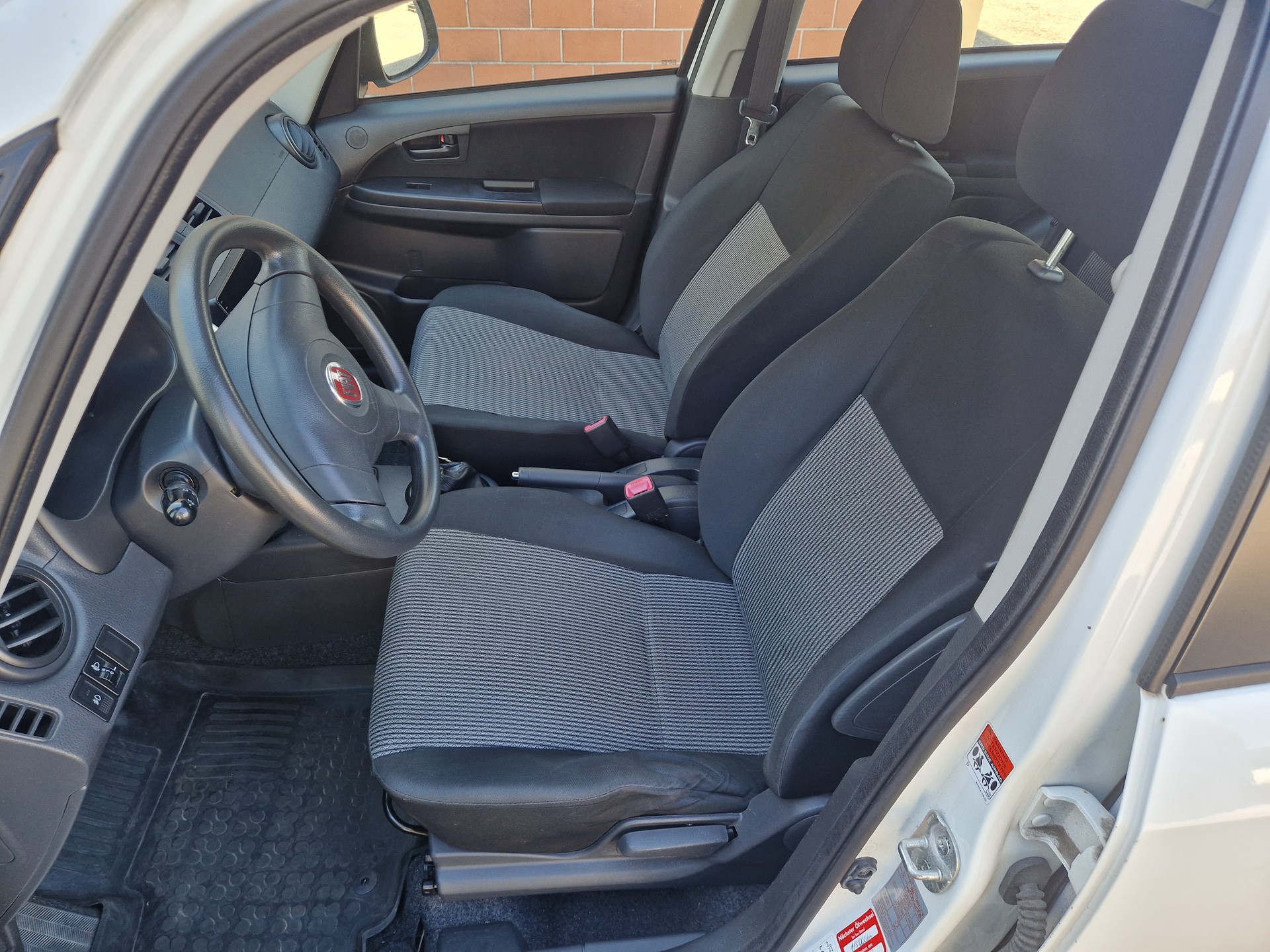 FIAT Sedici 2.0JTD 4WD Dynamic-image-11