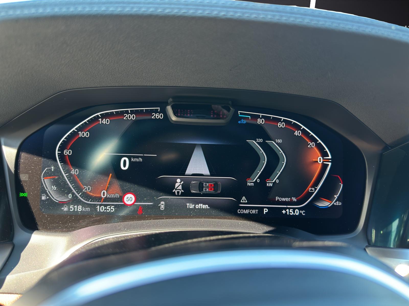 BMW 420i SAG Cabrio-image-12