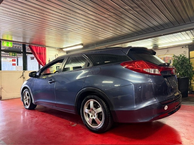 HONDA Civic 1.6 i-DTEC Elegance Tourer-image-9