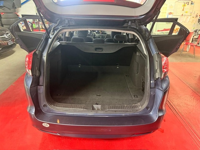 HONDA Civic 1.6 i-DTEC Elegance Tourer-image-12