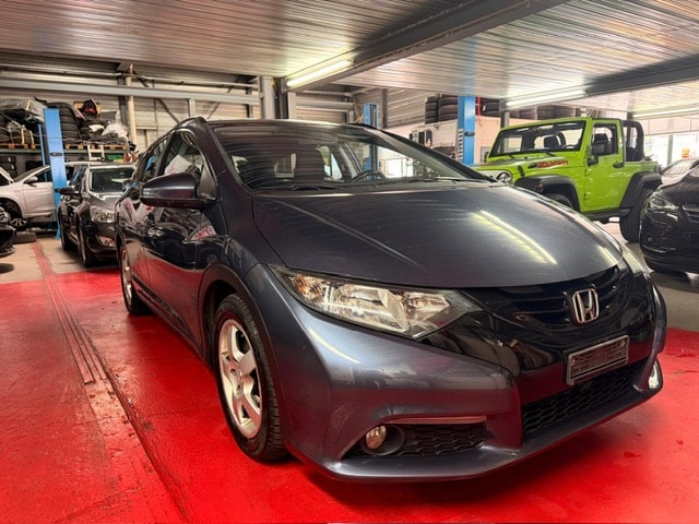 HONDA Civic 1.6 i-DTEC Elegance Tourer-image-13