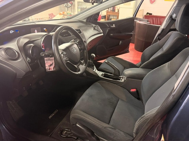 HONDA Civic 1.6 i-DTEC Elegance Tourer-image-8