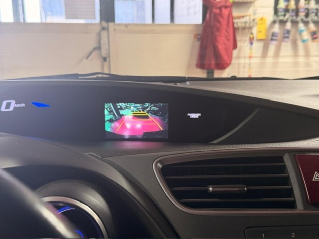 HONDA Civic 1.6 i-DTEC Elegance Tourer-image-1