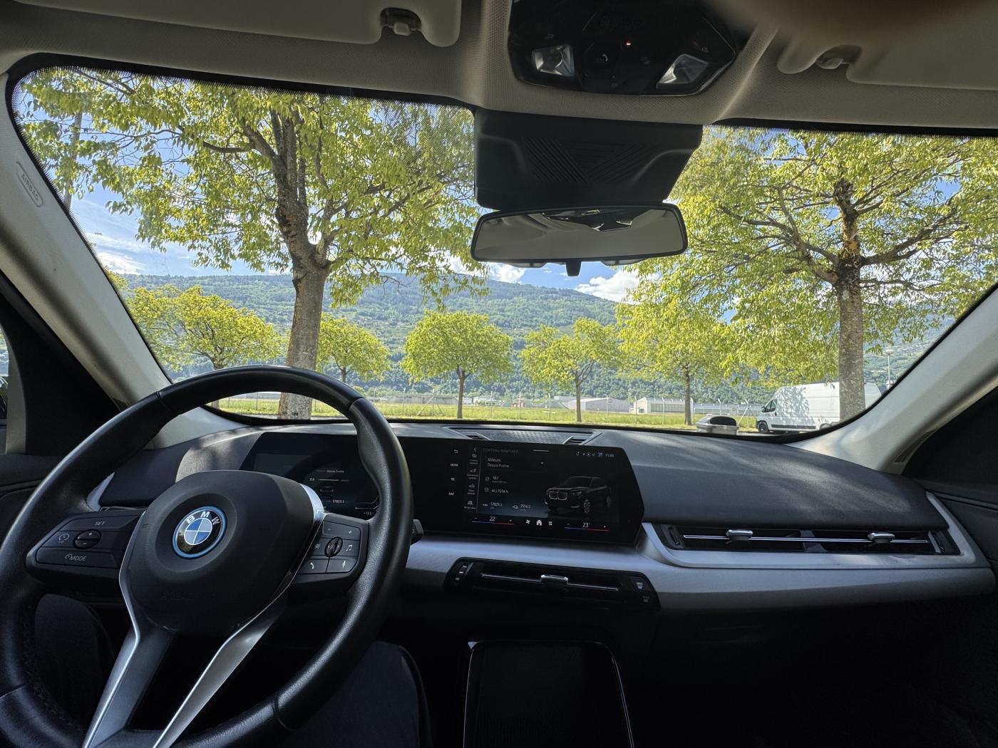 BMW iX1 eDrive 20-image-7