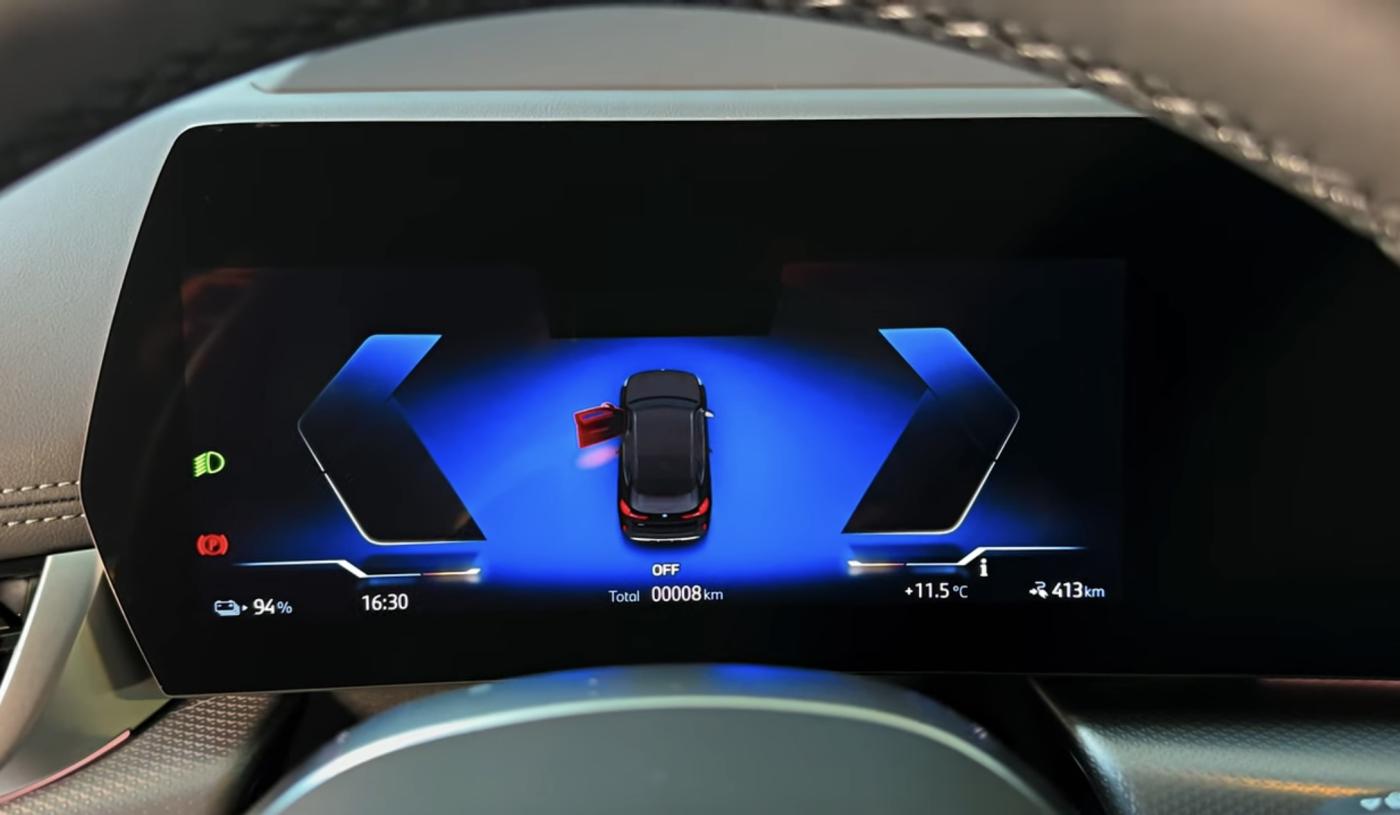 BMW iX1 eDrive 20-image-6