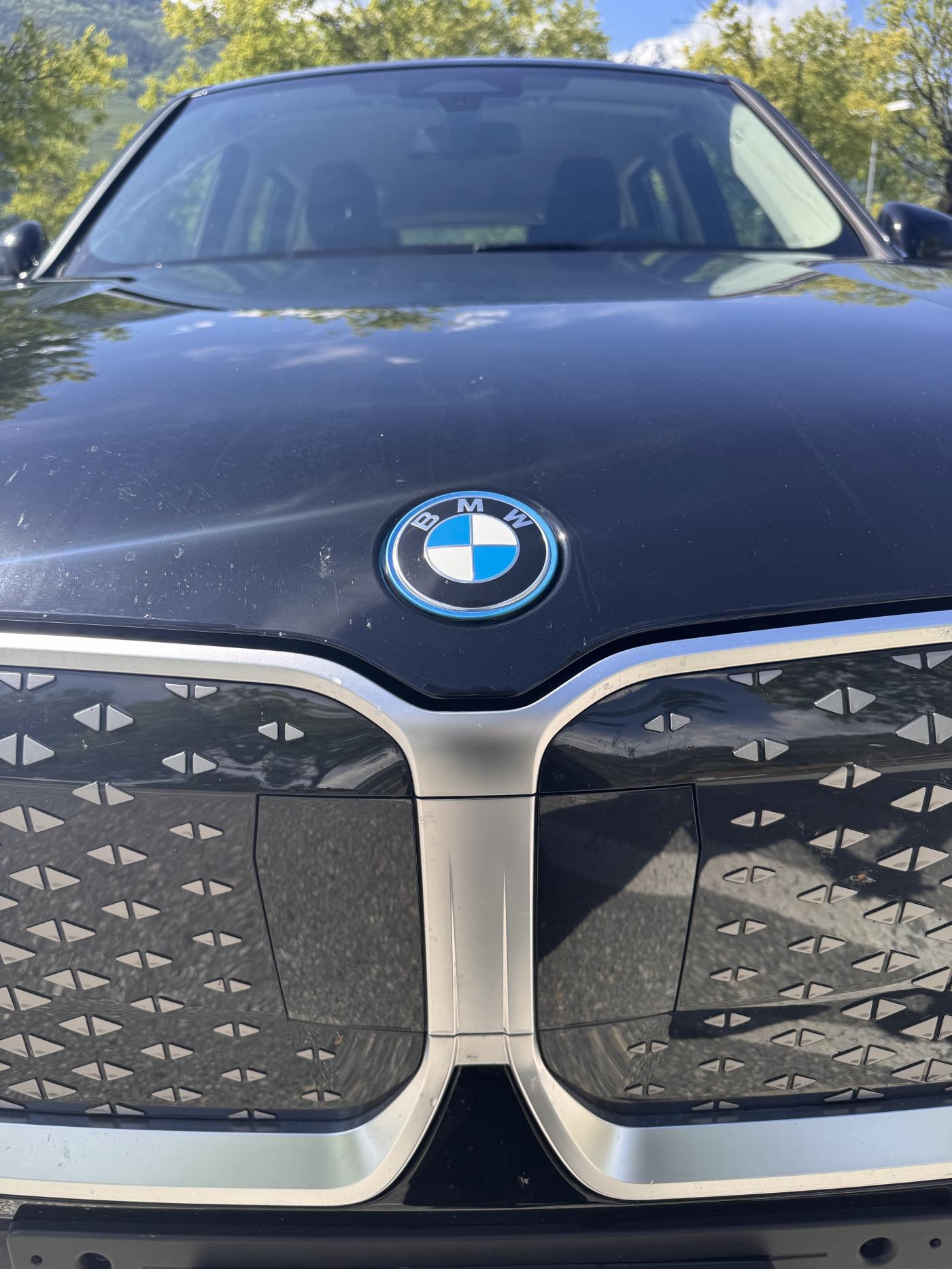 BMW iX1 eDrive 20-image-5