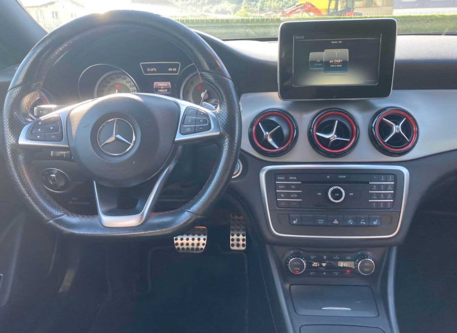 MERCEDES-BENZ CLA 250 Sport 4m-image-2