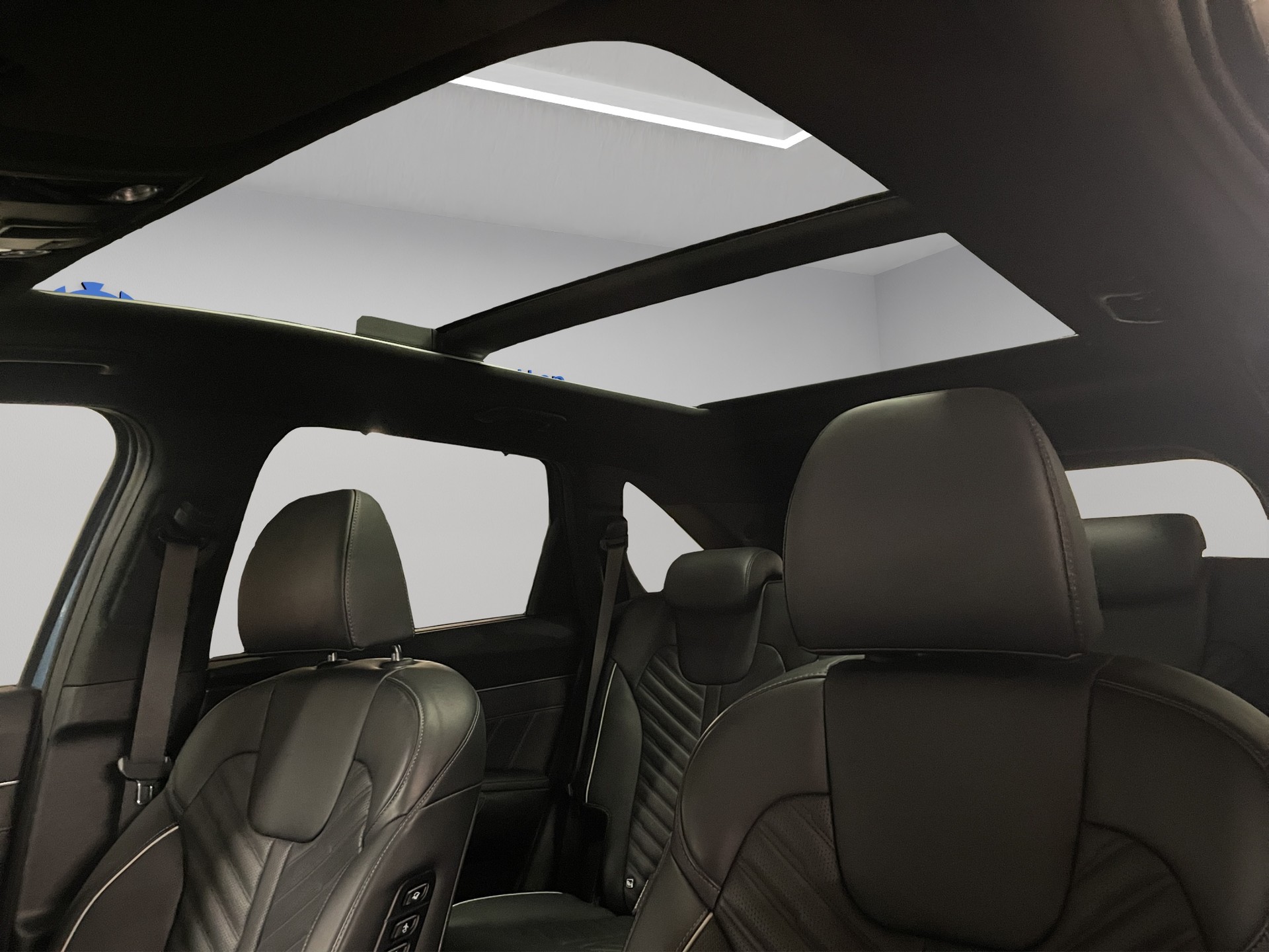 KIA Sorento 1.6 T-GDi Plug-in Hybrid Style-image-10