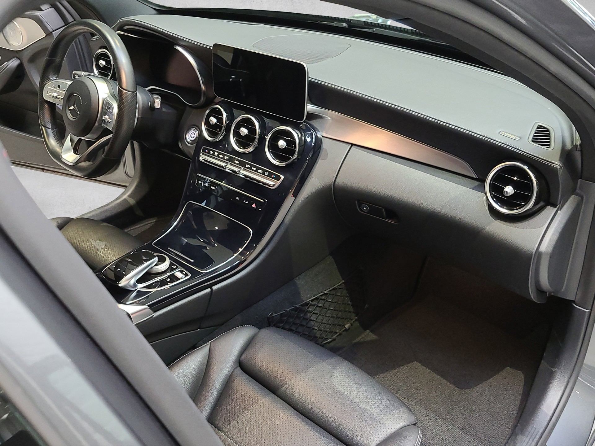MERCEDES-BENZ C 220 d AMG Line 4matic-image-7