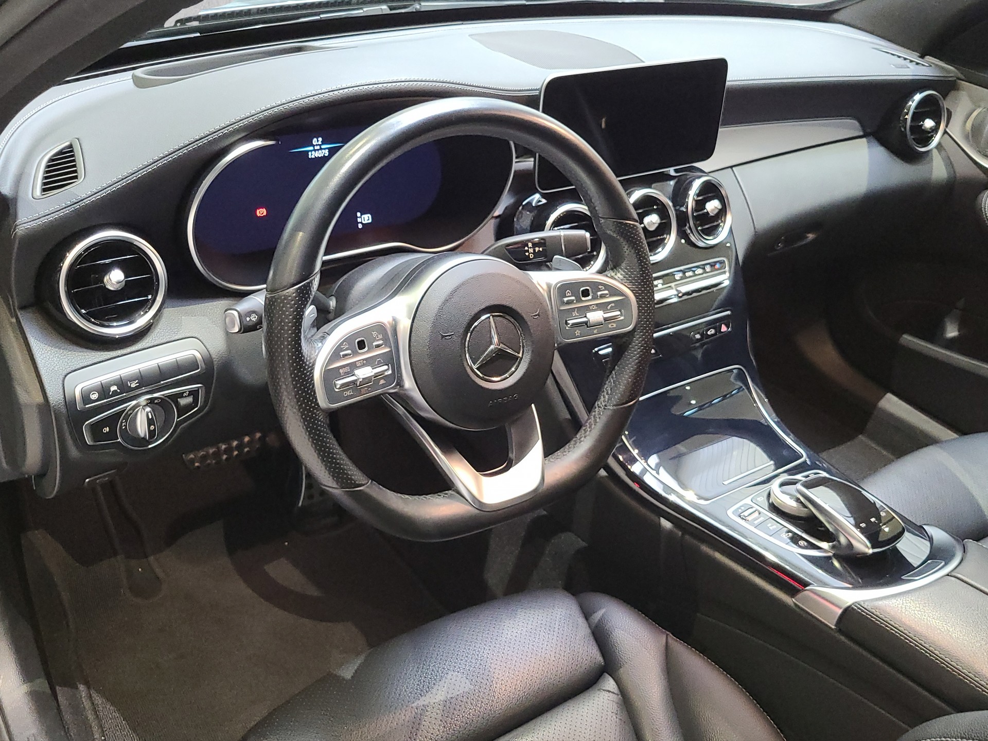 MERCEDES-BENZ C 220 d AMG Line 4matic-image-6