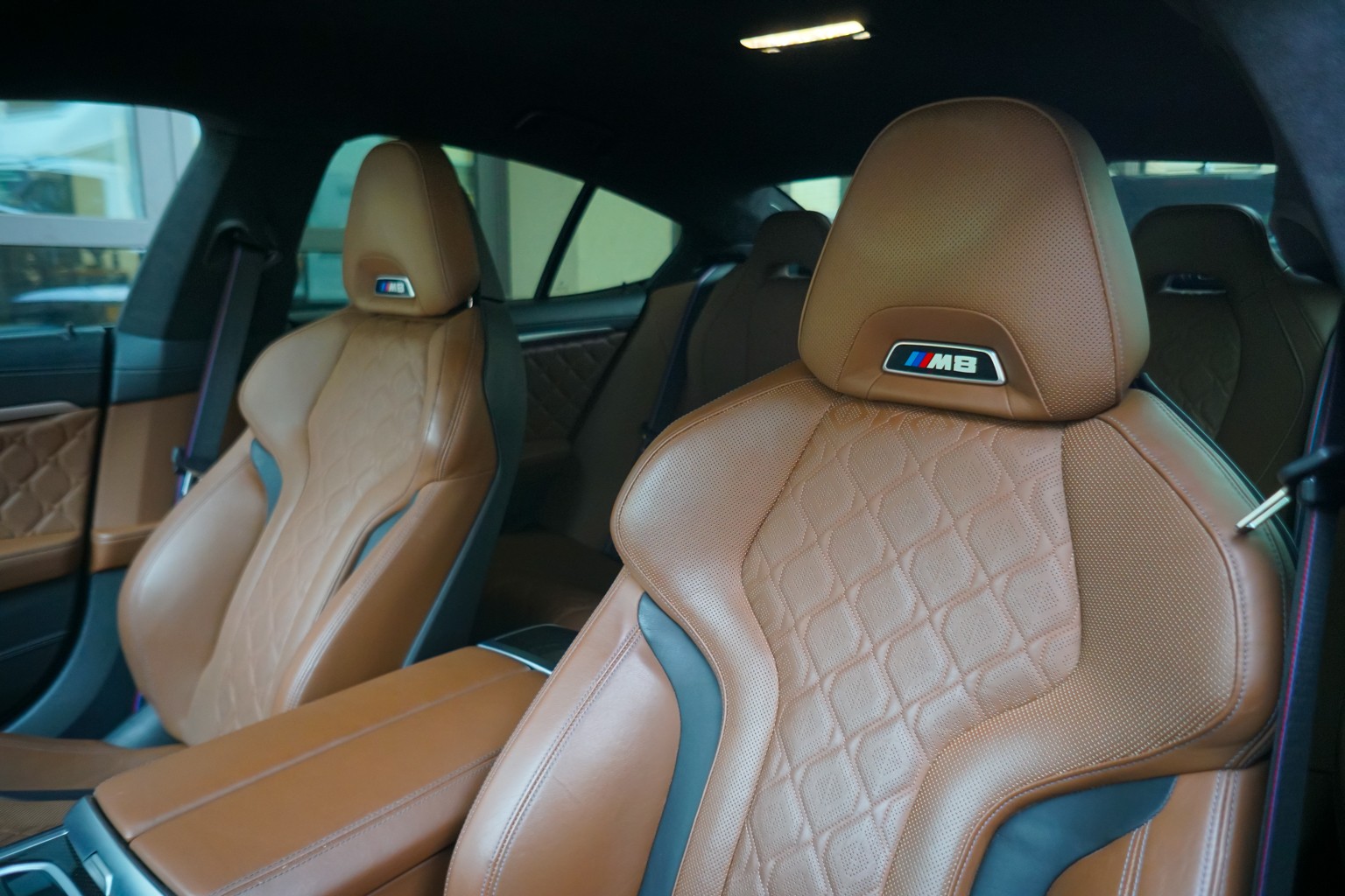 BMW M8 xDrive M Competition Steptronic-image-8