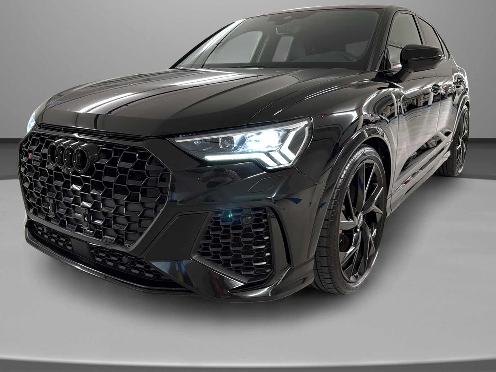 AUDI RS Q3 Sportback quattro S tronic-image-1