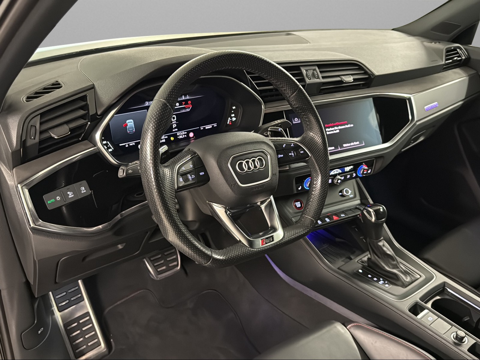 AUDI RS Q3 Sportback quattro S tronic-image-17