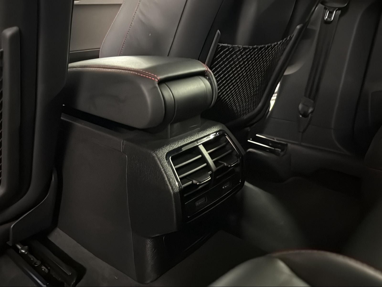 AUDI RS Q3 Sportback quattro S tronic-image-23