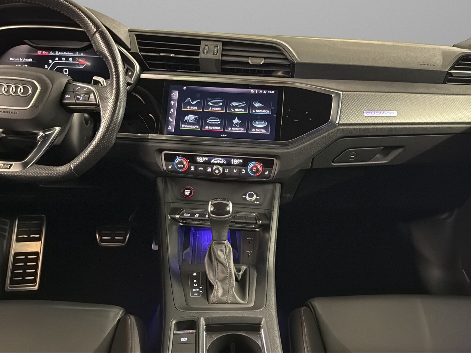 AUDI RS Q3 Sportback quattro S tronic-image-18