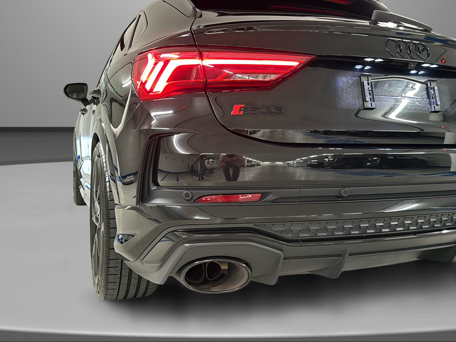 AUDI RS Q3 Sportback quattro S tronic-image-5