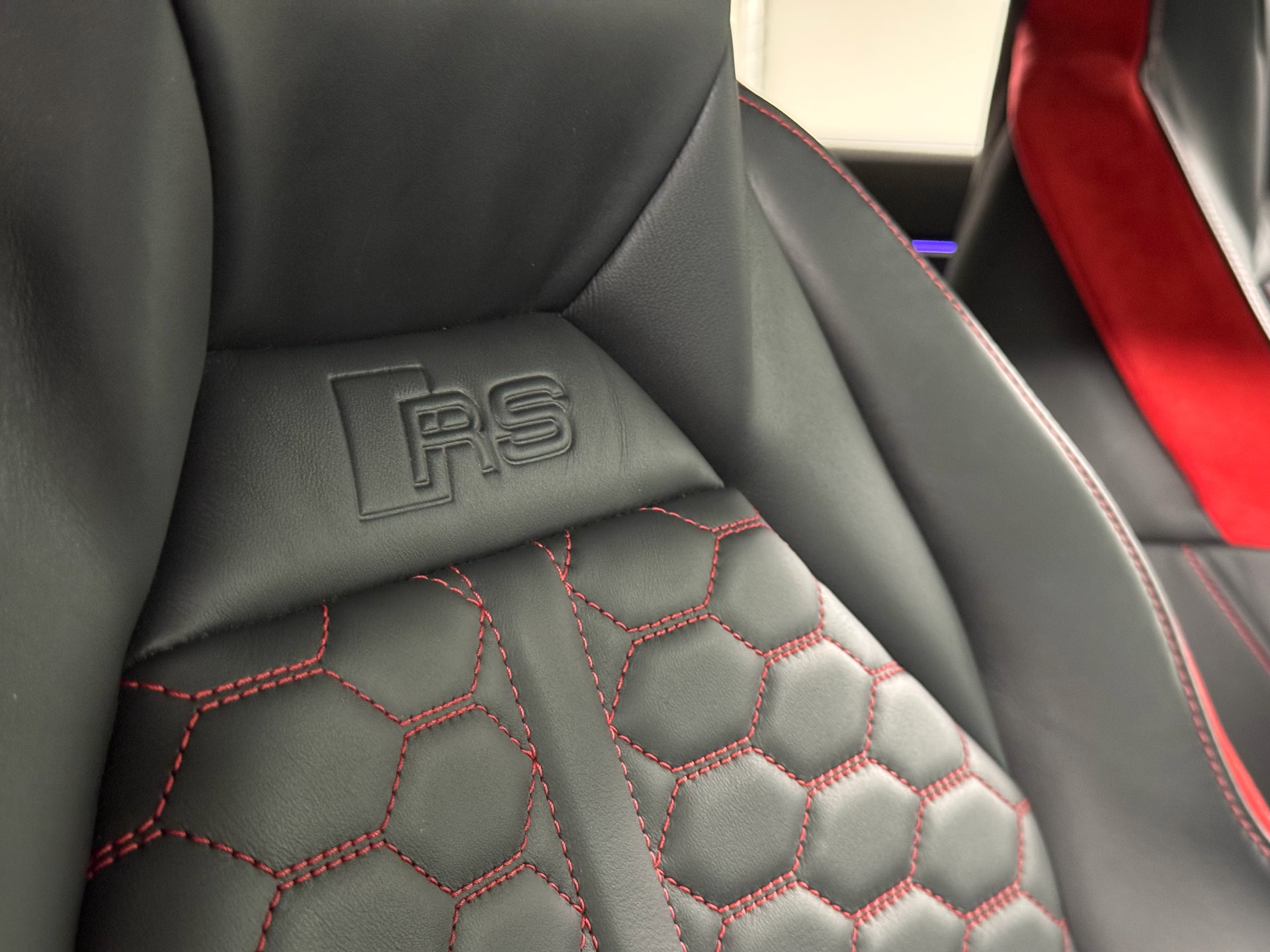 AUDI RS Q3 Sportback quattro S tronic-image-16