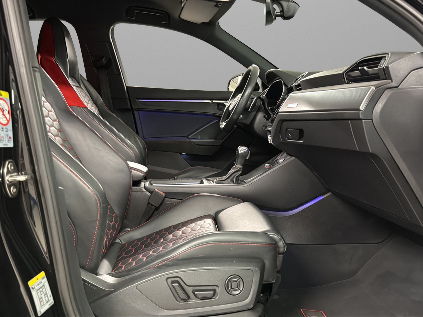 AUDI RS Q3 Sportback quattro S tronic-image-15