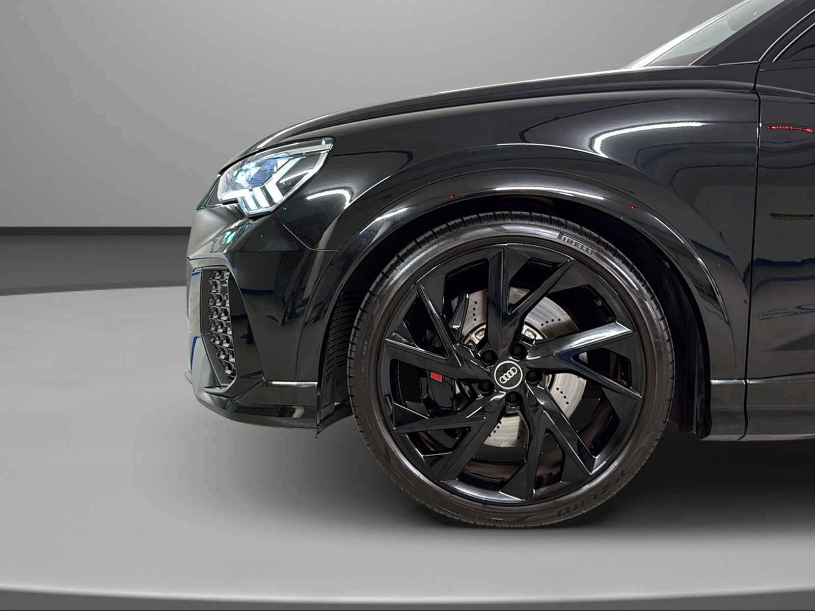 AUDI RS Q3 Sportback quattro S tronic-image-2